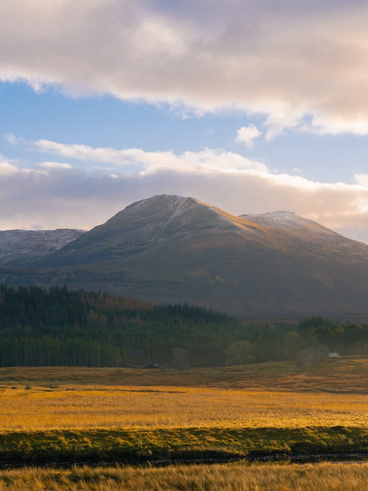 Just a random spot in the Scottish highlands

#scotland #scottish #mountains #travel #landscape