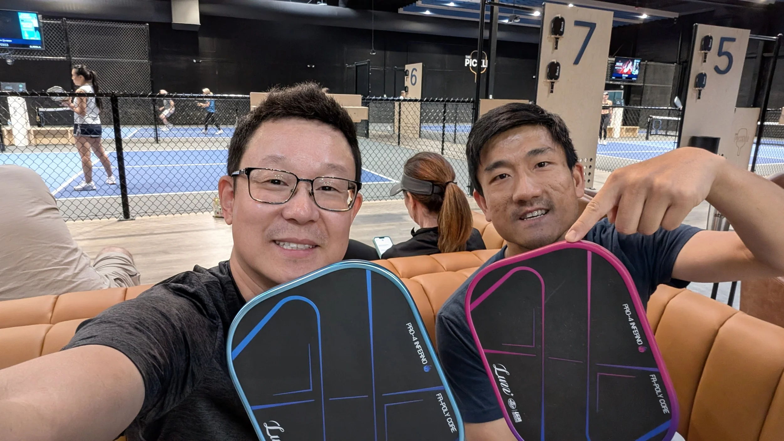 我们最近在用的球拍：关于 Luzz「地狱火」的一些真实感受