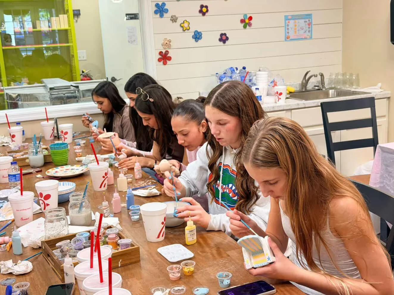 We can&rsquo;t guarantee masterpieces&hellip;
But we can guarantee a really good time 🎨😆
👉 Come paint, sip, laugh, repeat with us!