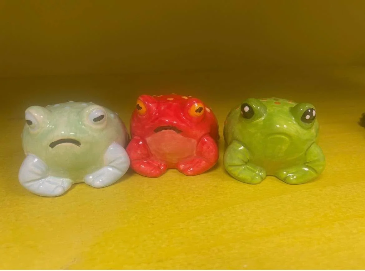 🐸 Which frog are you today? Tell us below&hellip; then come paint one! 🎨💚#restingfrogface 

Open Noon - 6PM!