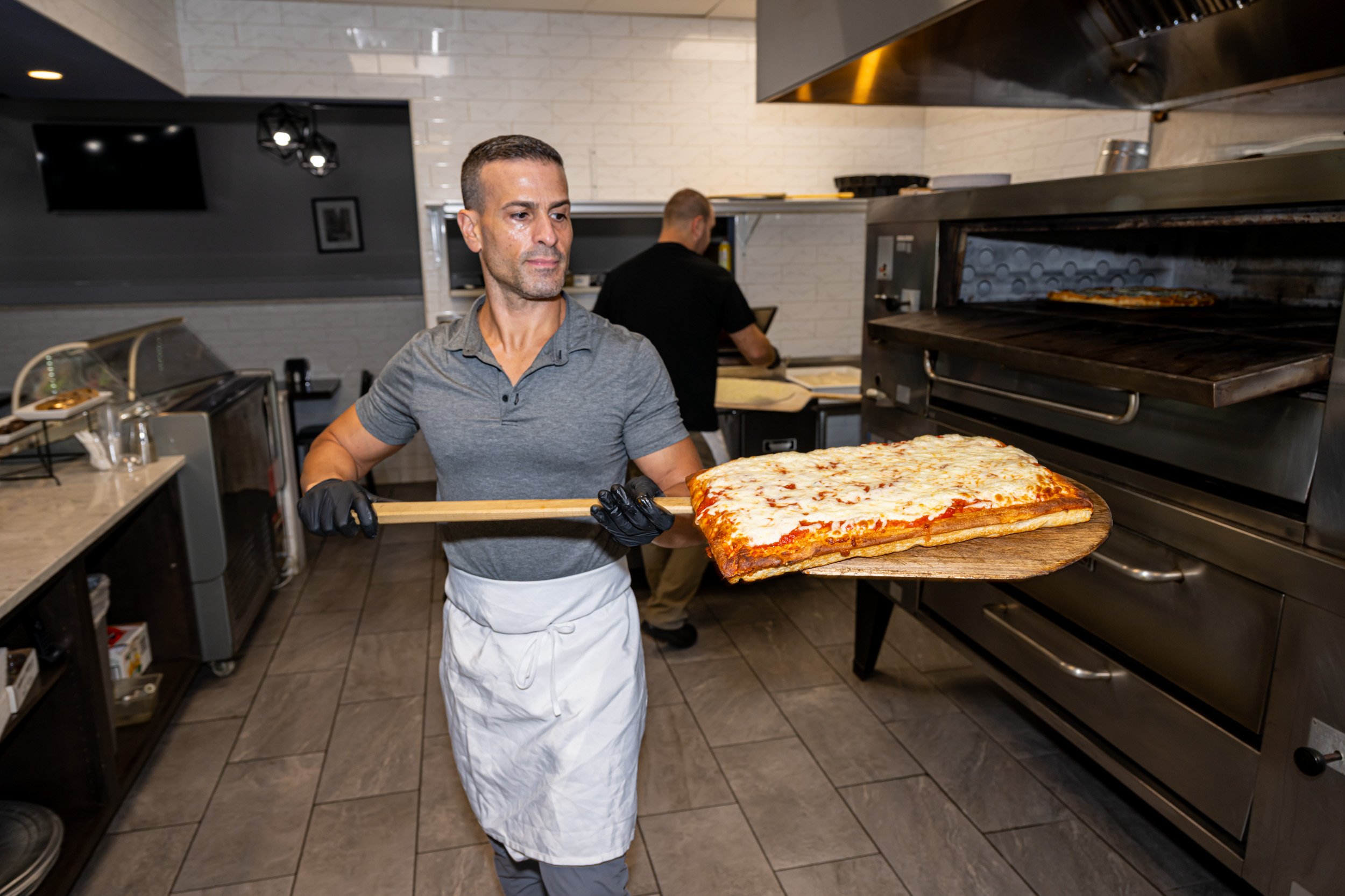 Doms_Pizza-2.jpg