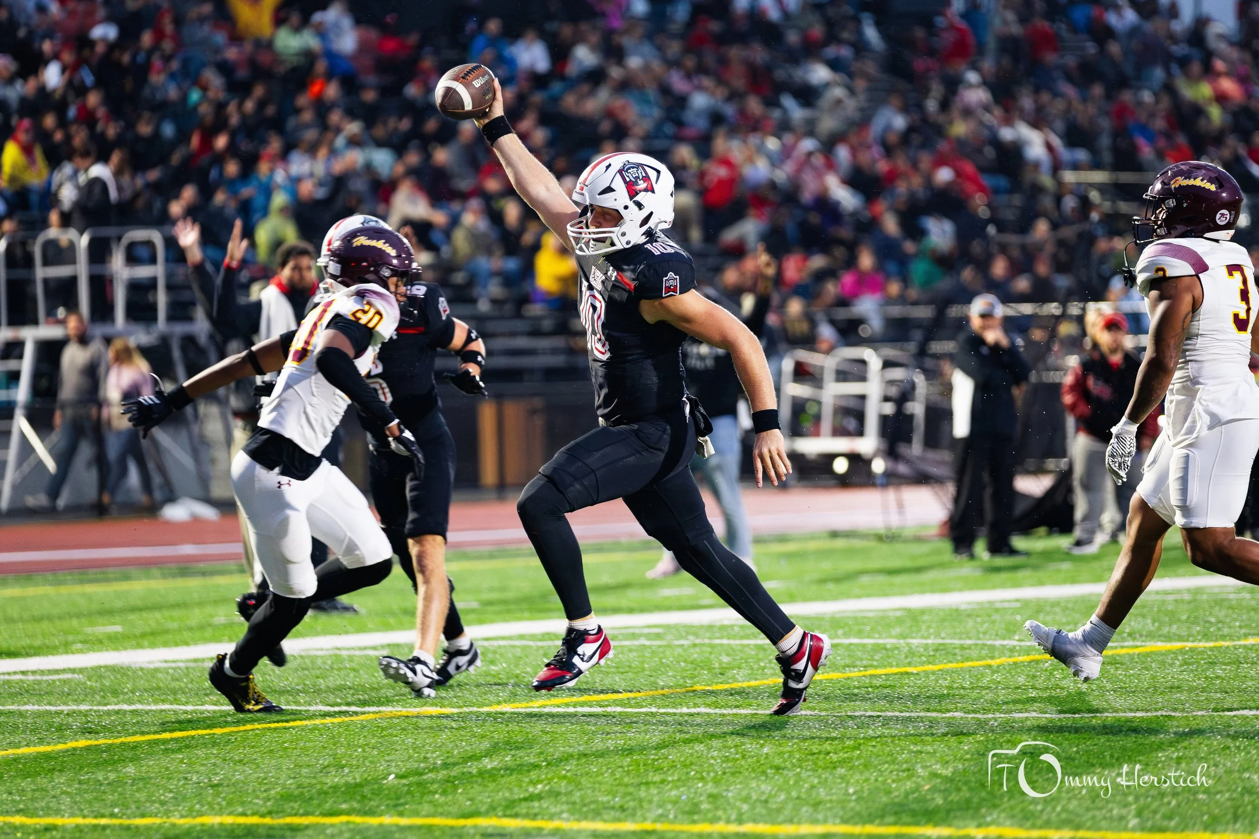 ESU-Football-vs-Bloomsburg 10.12.25 IG-25.jpg