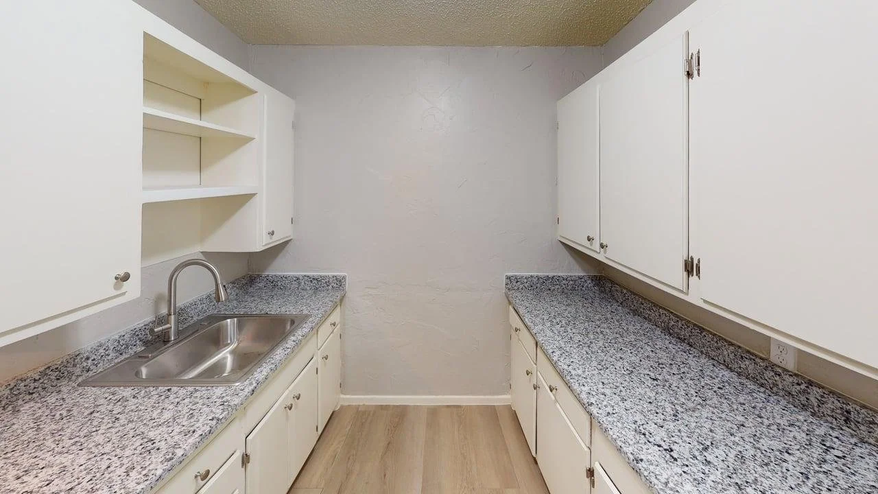 Ashwood-Court-1-Bedroom-1-Bath-Kitchen 1.jpg