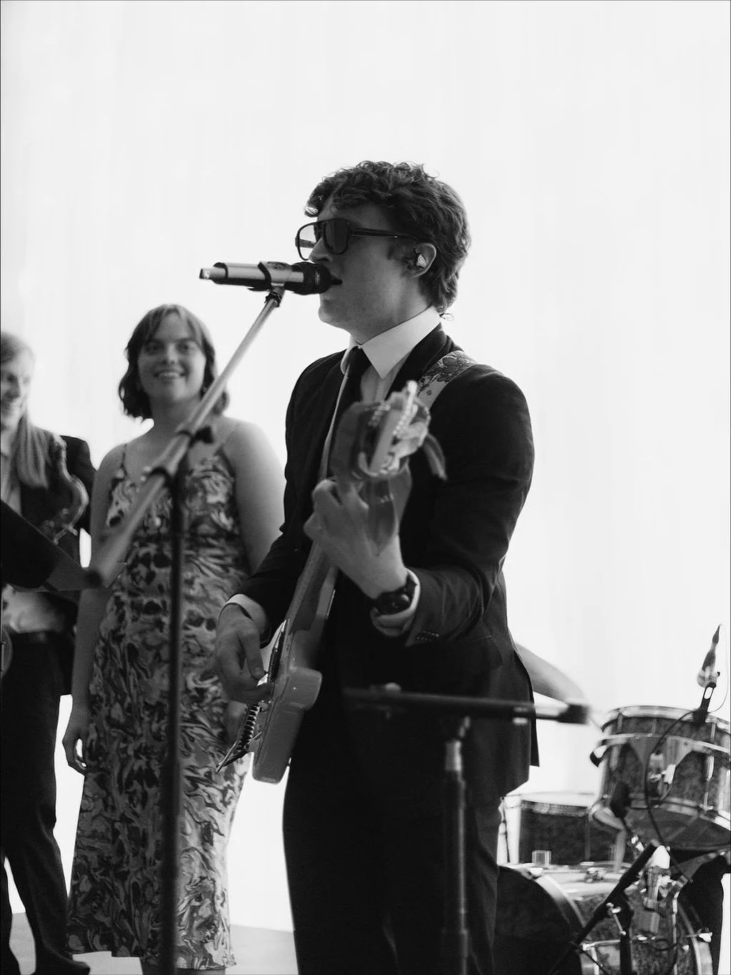 a blur of friends, late night chaos and a just-married kind of joy 🪩✨🕺🏻