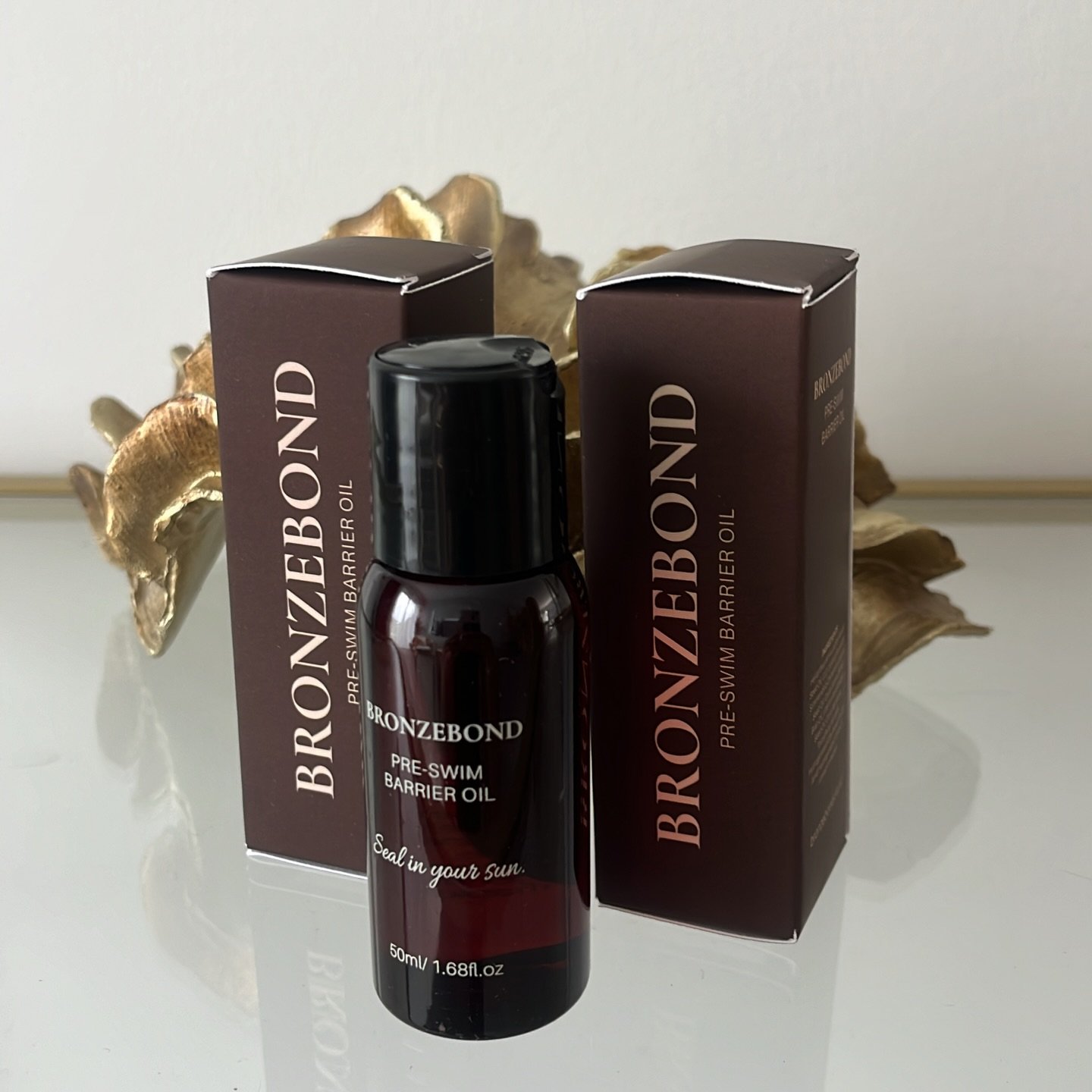 ✨ NEW IN STUDIO ✨
Meet BronzeBond &mdash; your tan&rsquo;s new best friend 🤎

If you&rsquo;ve ever noticed your tan fading faster after the beach or pool&hellip; here&rsquo;s why 👇🏼

Chlorine and salt water strip your skin&rsquo;s natural oils, le