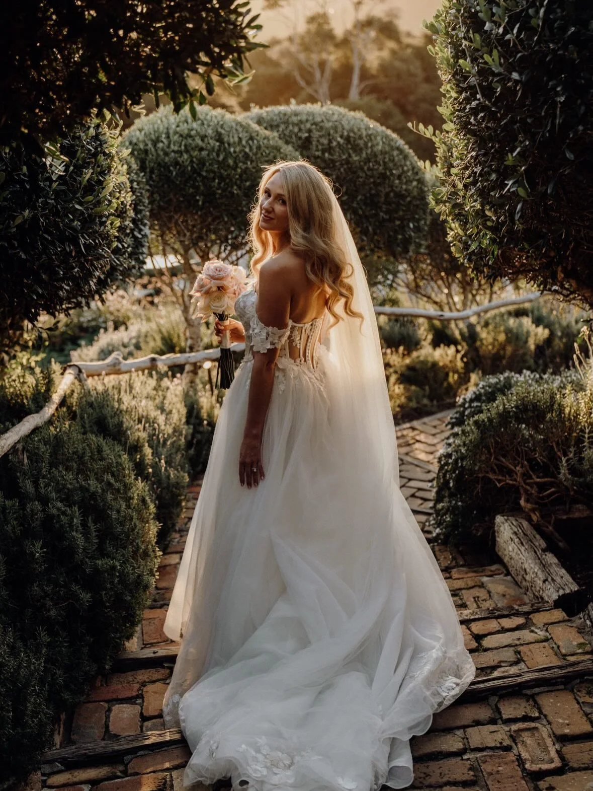 Thank you Lucy for sharing these beautiful photos from your special day 🤍✨

You made the most stunning bride, and it was such a pleasure to be a small part of your wedding prep with your bridal spray tan 🤎