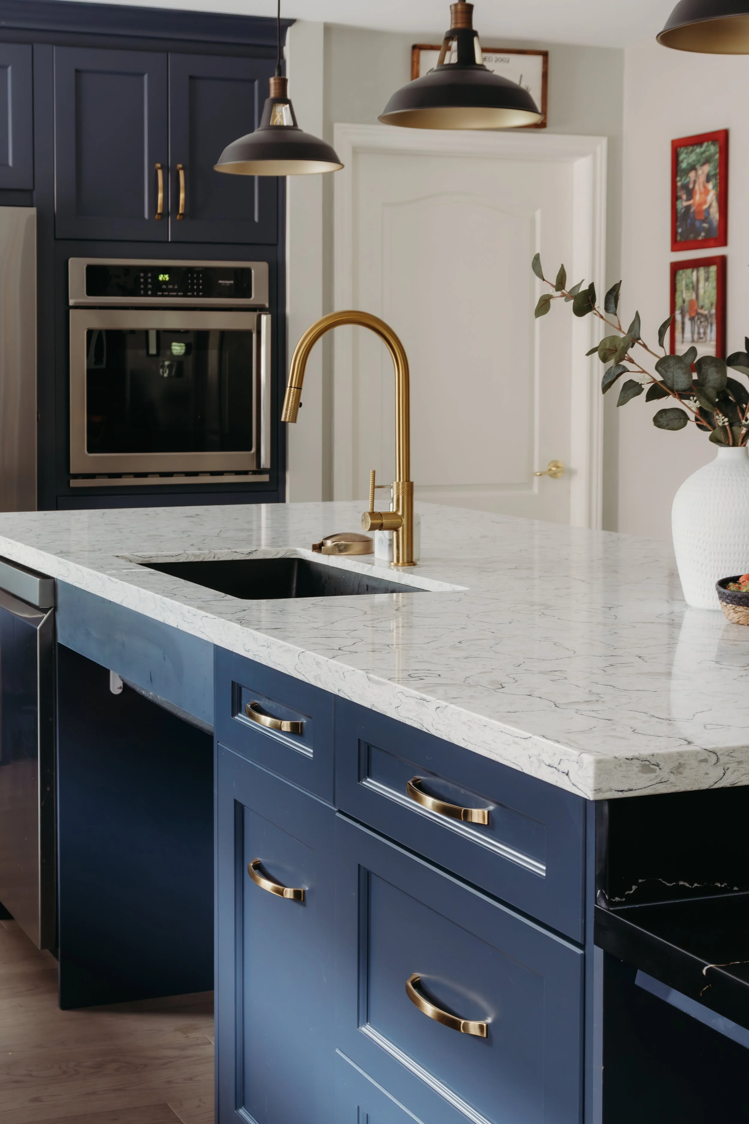 Wheelchair accessible sink in island