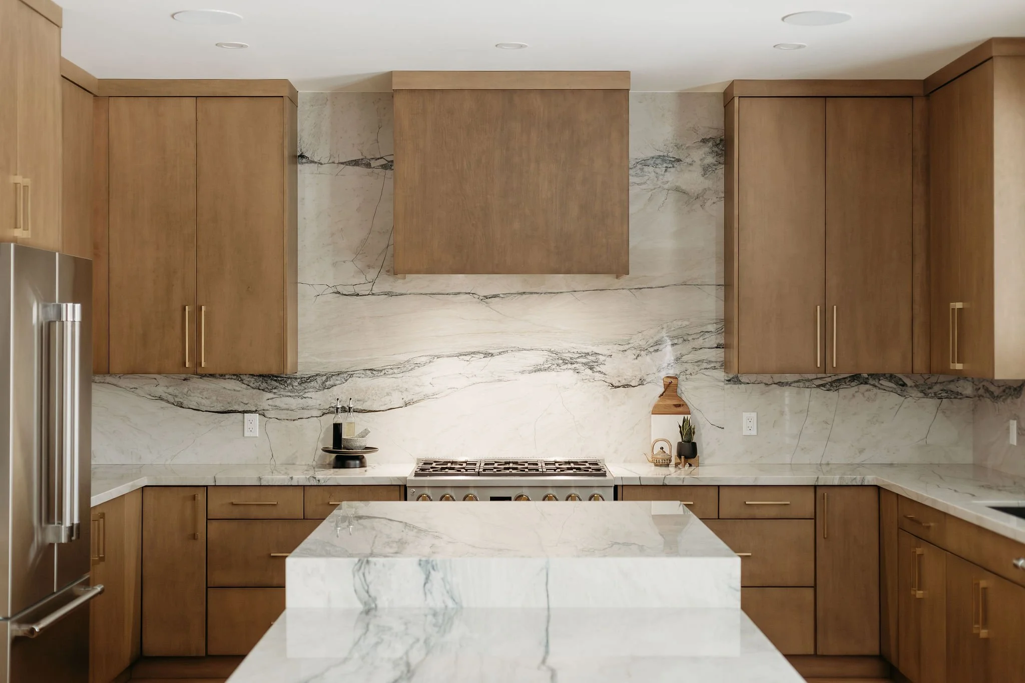 NIAGARA FALLS - KITCHEN