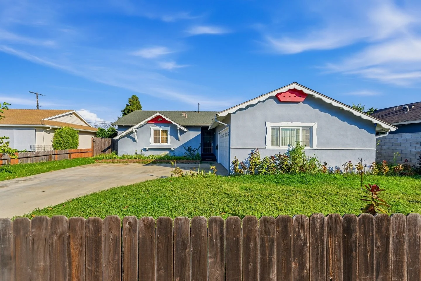 3096 Warren Ln, Costa Mesa📍

Starting off 2026 with a new project in our own backyard (about a block away). It isn&rsquo;t much to look at now (Savvy&rsquo;s made that very clear), but with the help of @hausofdesign.hod this just might be the best t