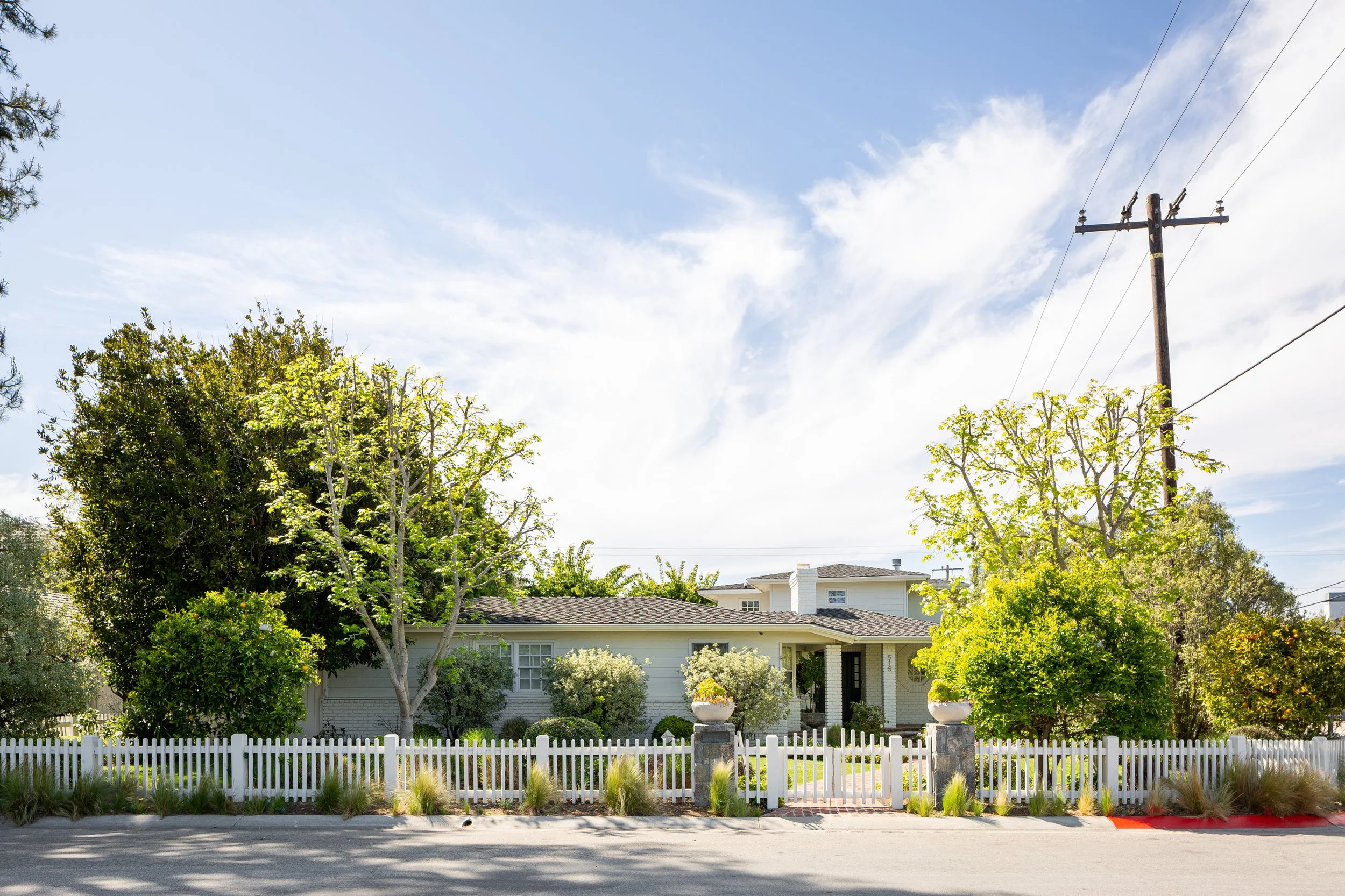 515 Kings Pl MLS-1.jpg