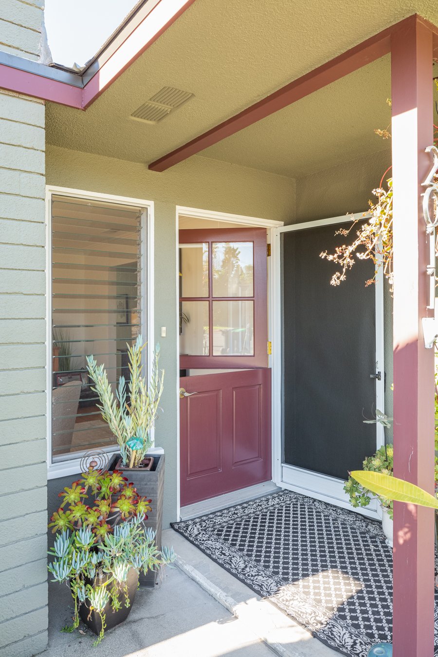 2011 Tustin Ave MLS-6.jpg