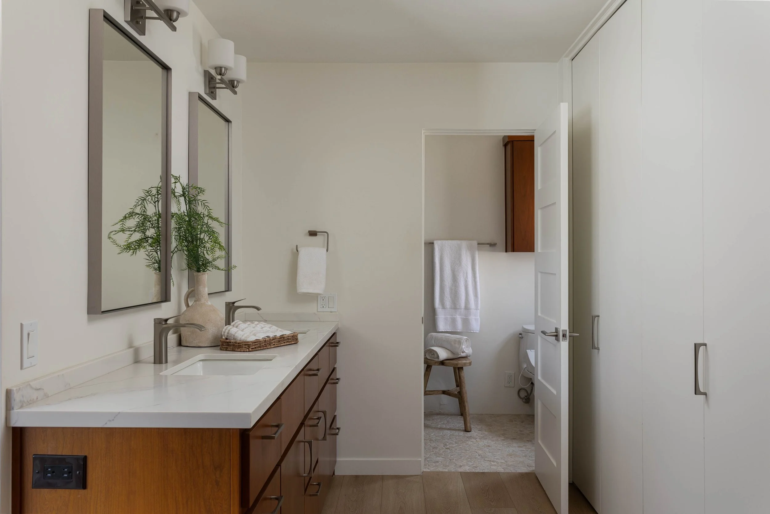 6704 W Ocean Front MLS-28.jpg
