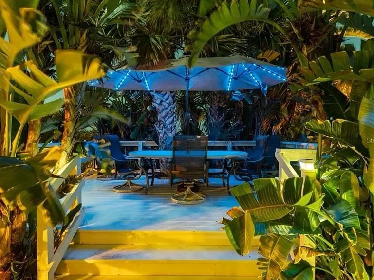 5 SD outdoor dining.webp