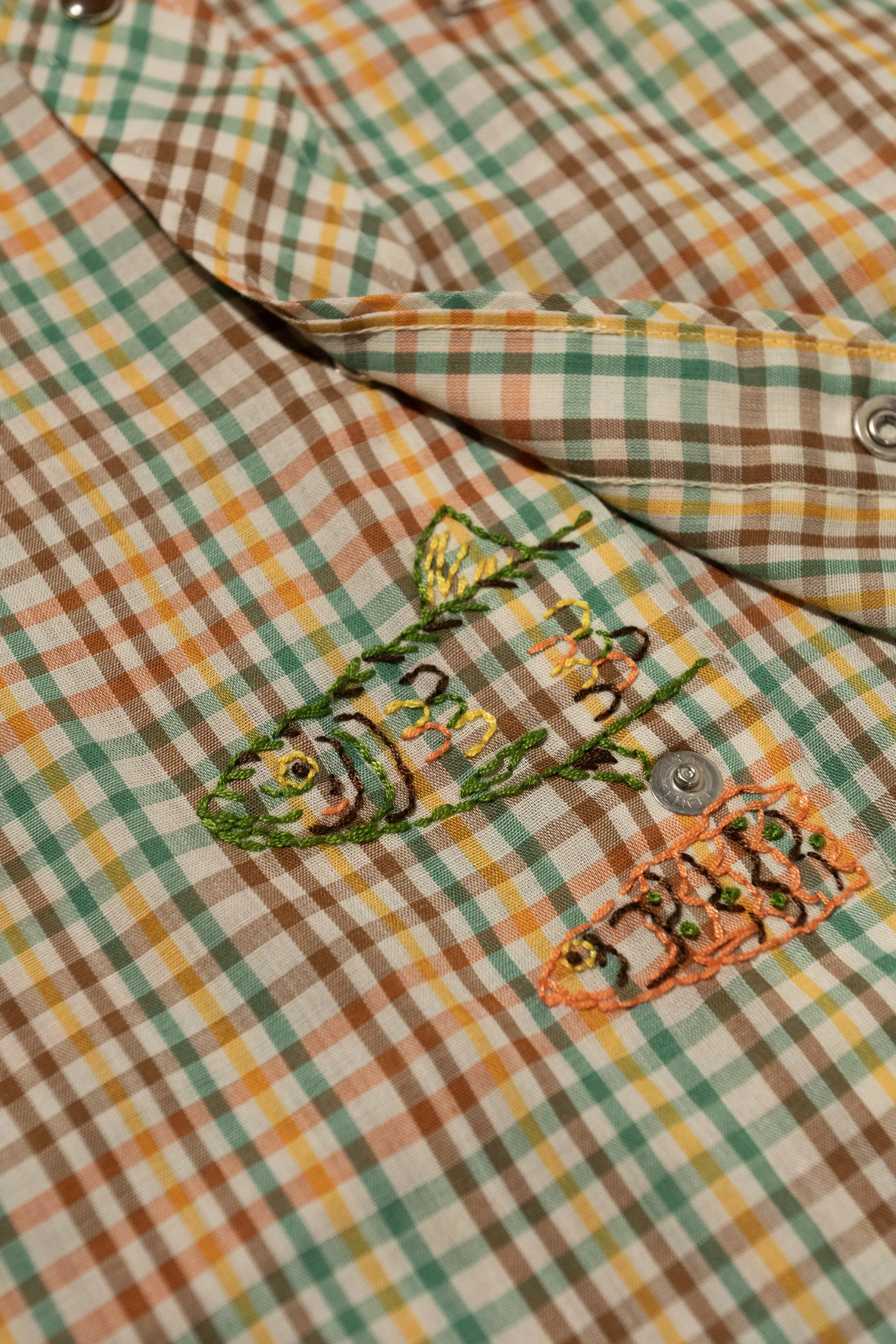 VintagePlaid_OrangeGreenFish_02S.jpg