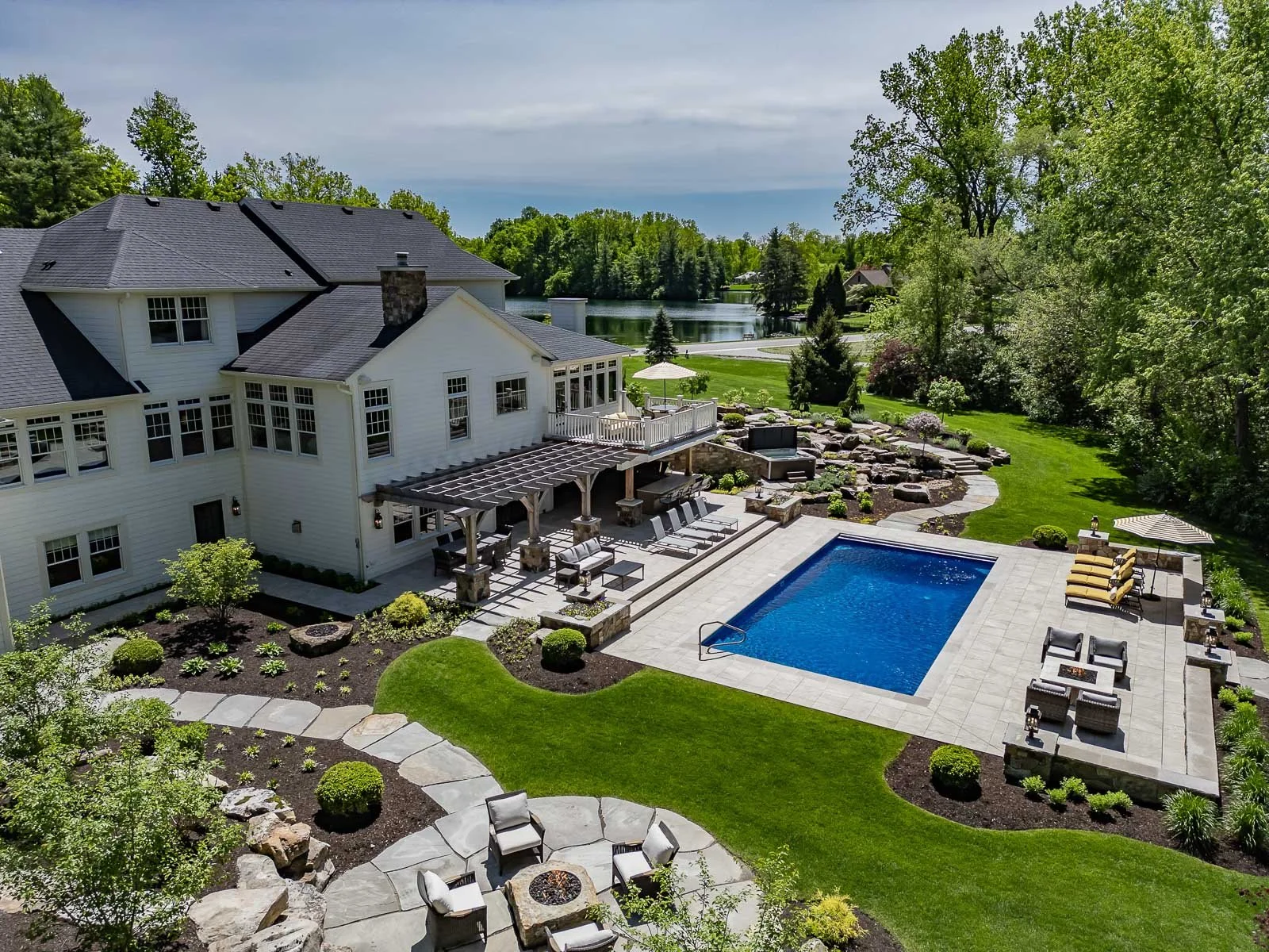 A MODERN ESTATE DESIGNED FOR LIVING WELL