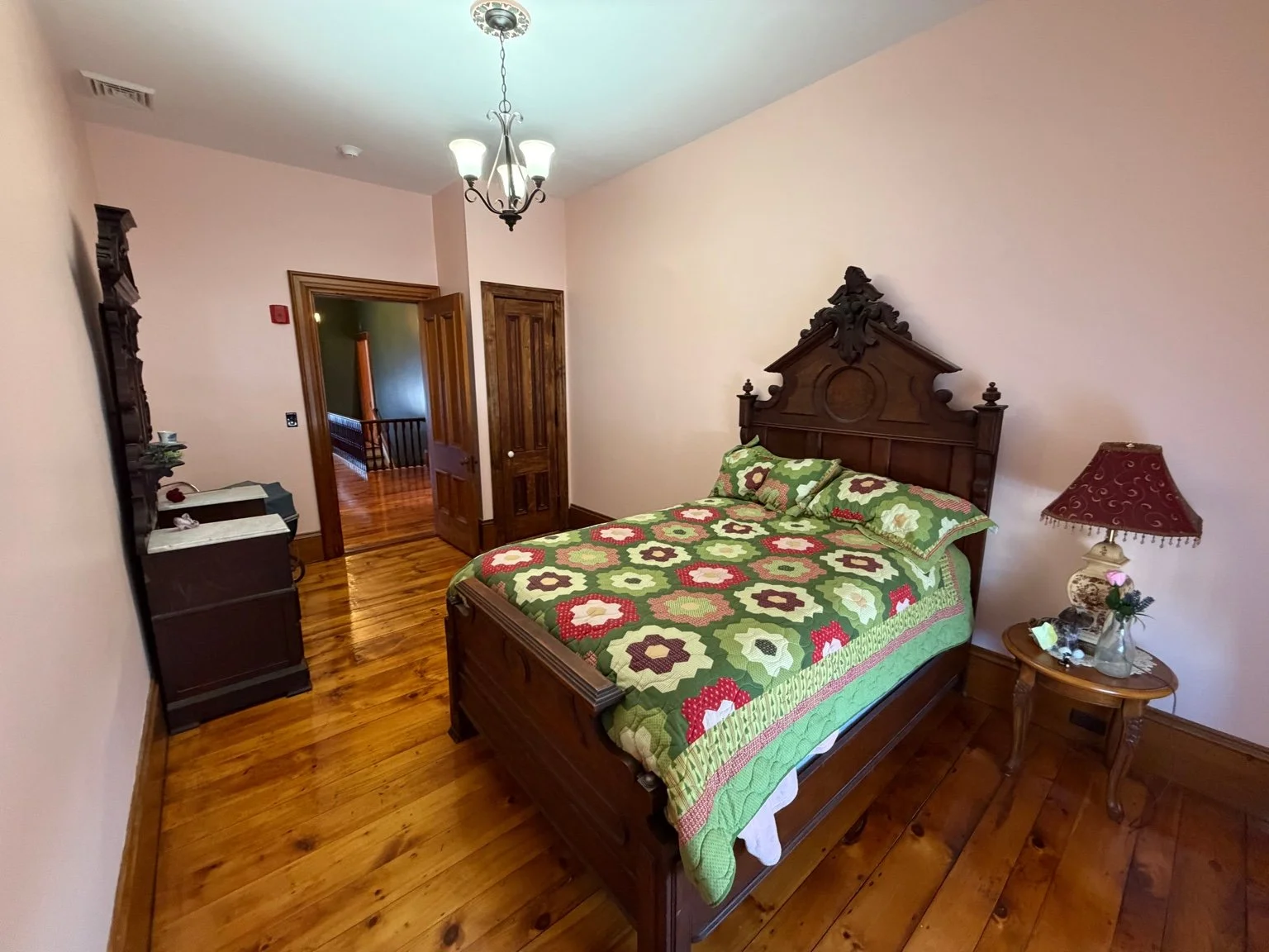 SK Susan sarah room 2.jpeg