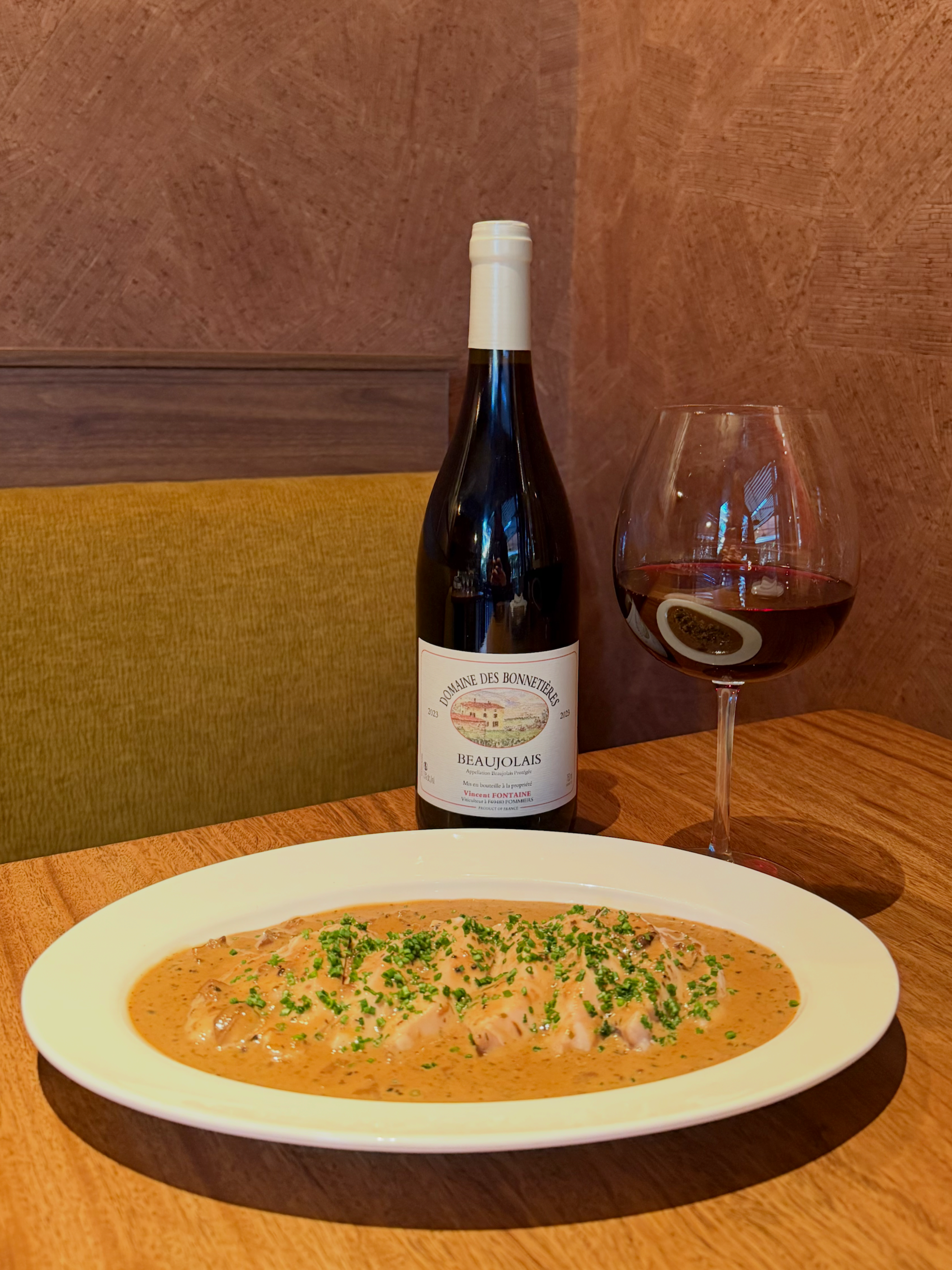 Free Range Chicken Breast, Porcini & Truffle Sauce, Chives  plat du jour