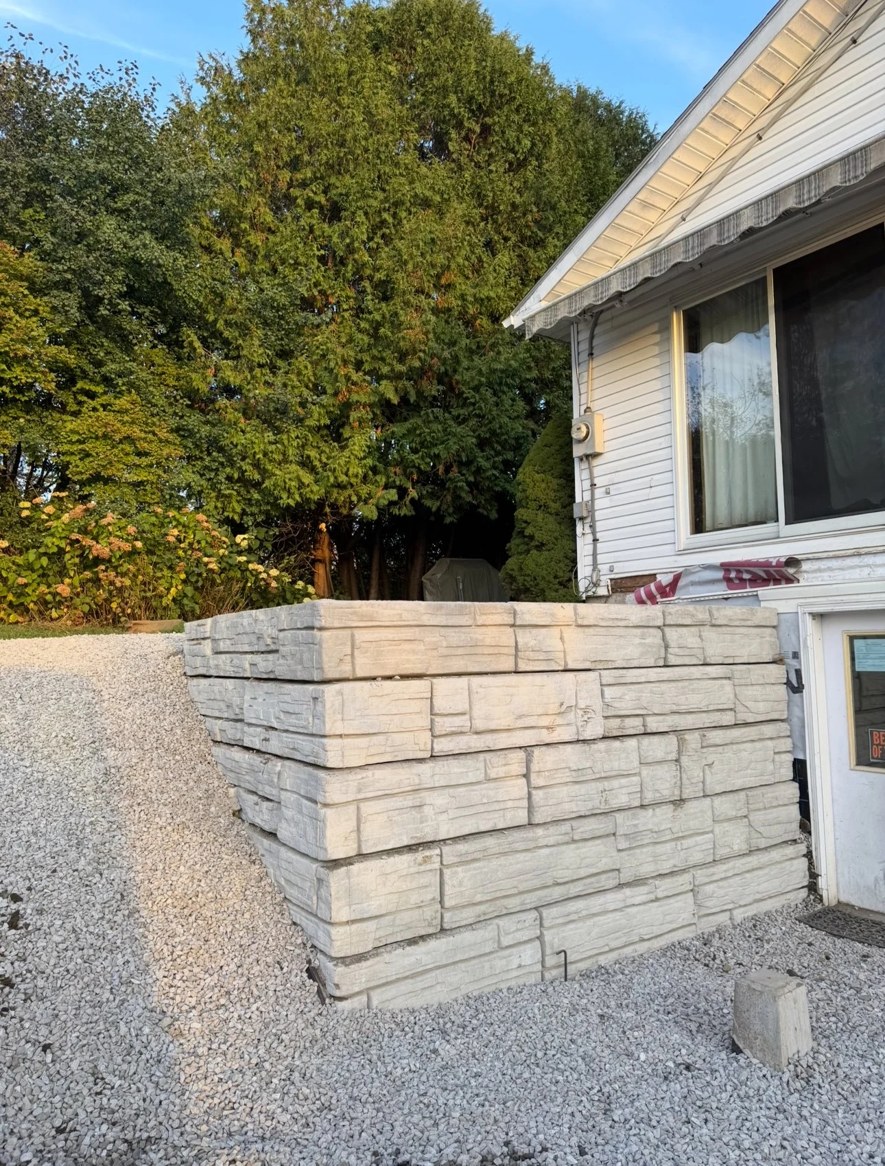 Decorative Pre-cast Cement Retaining Wall