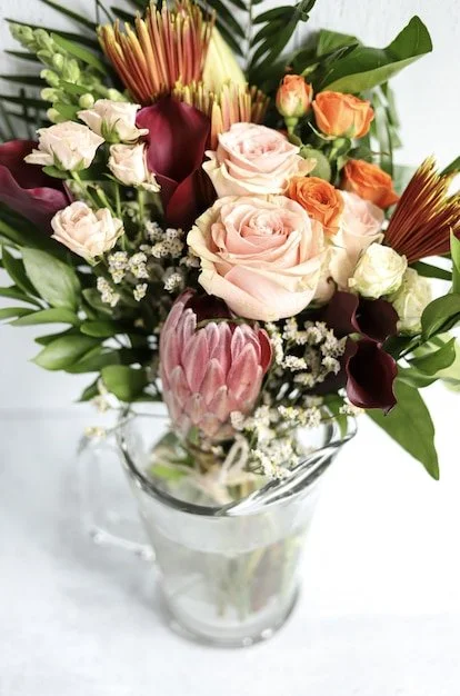 You Decide! Let's make an arrangement in a vase