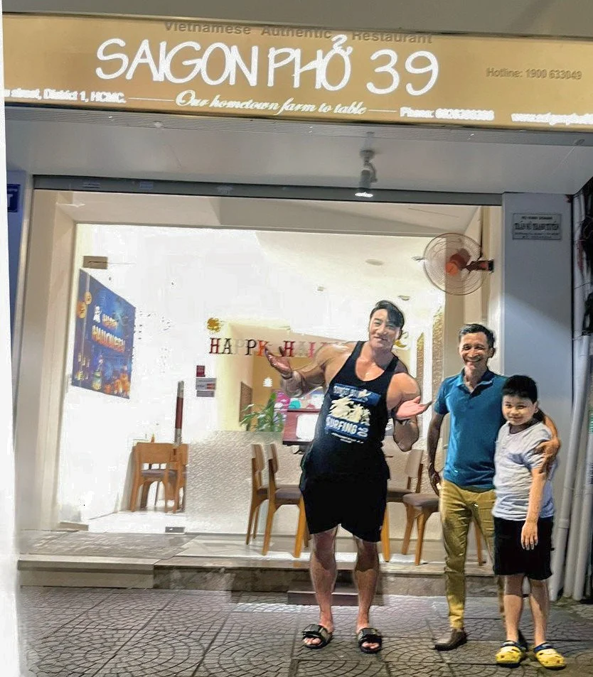 Mr visit SaigonPho39_b.jpg