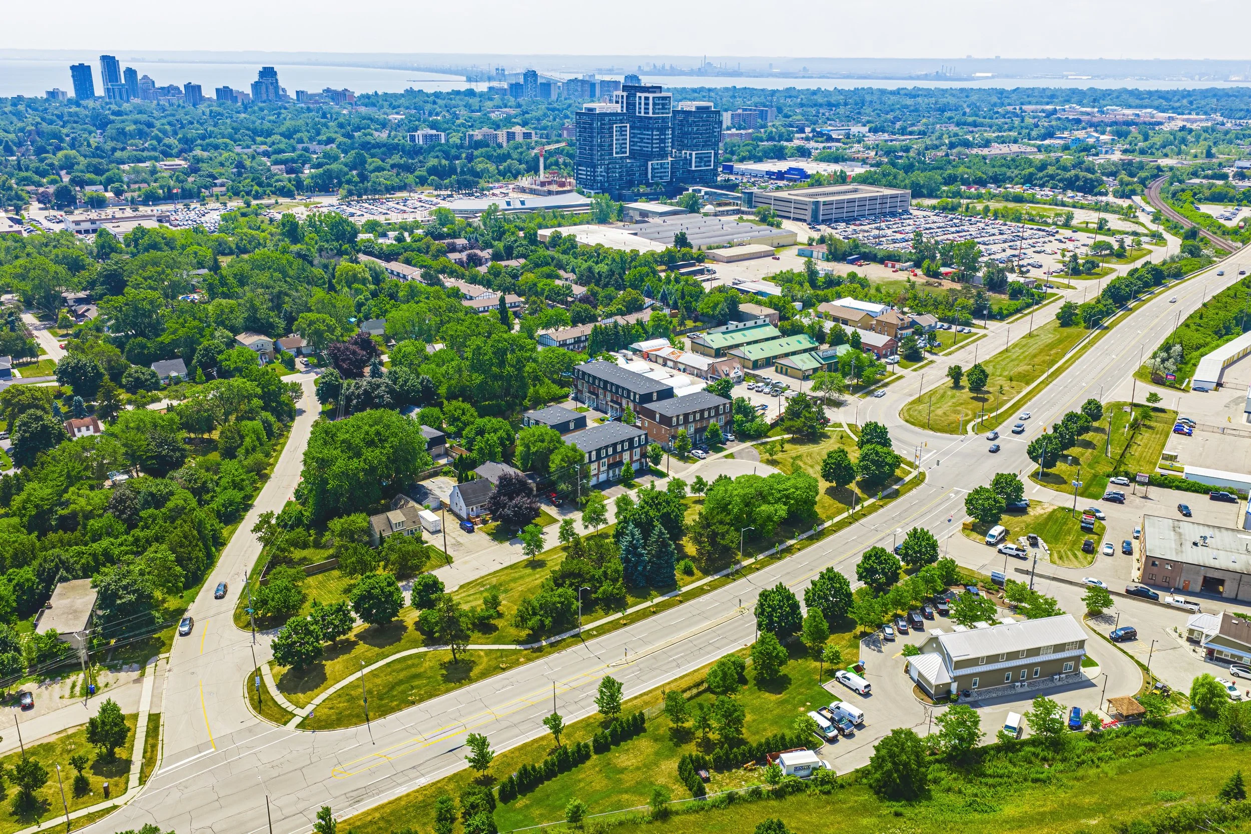 20 - Exterior 2220 Queensway Dr #4, Burlington.jpg