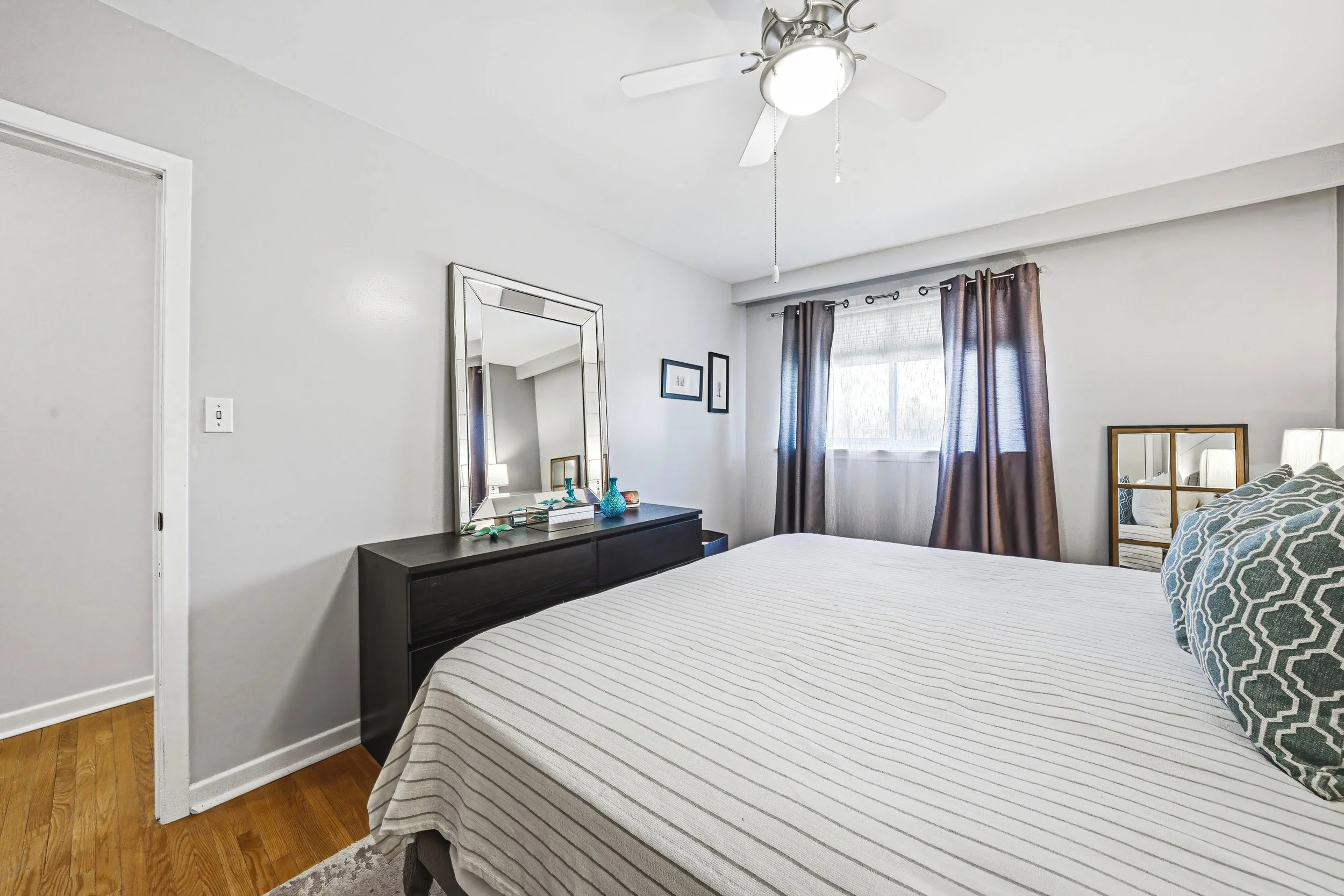 20 - 668 Chestnut Pl, Burlington.jpg