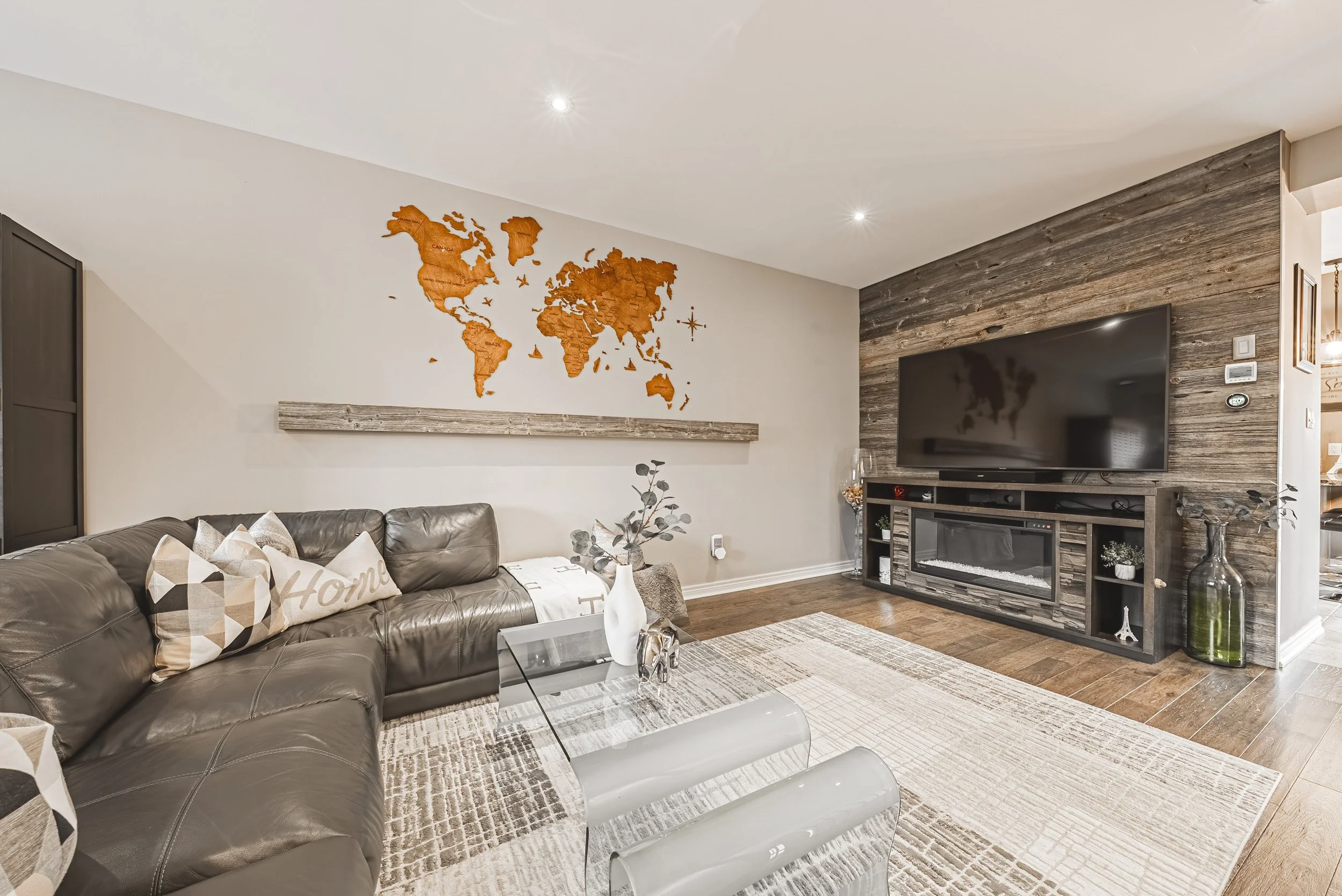 13 - 2220 Queensway Dr #4, Burlington.jpg