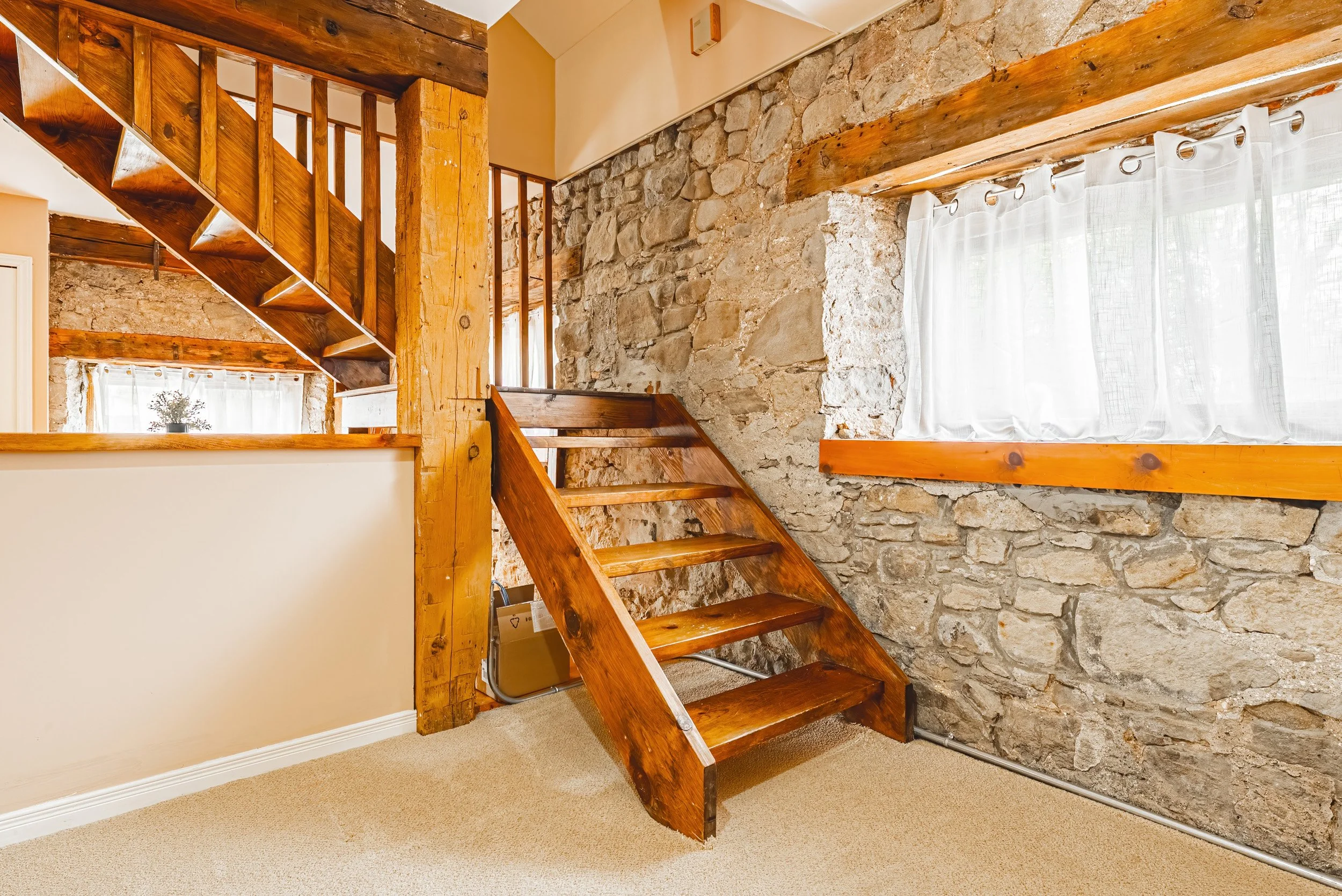 12 - 110 Freelton Rd, Freelton.jpg