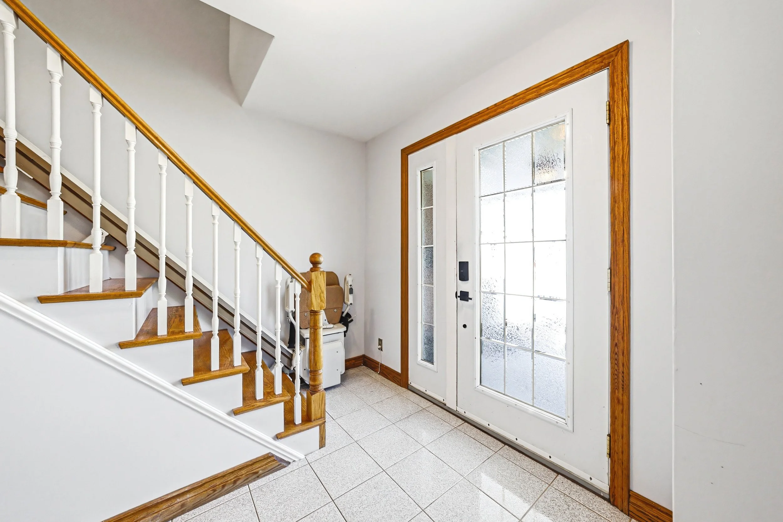 5 - 668 Chestnut Pl, Burlington.jpg