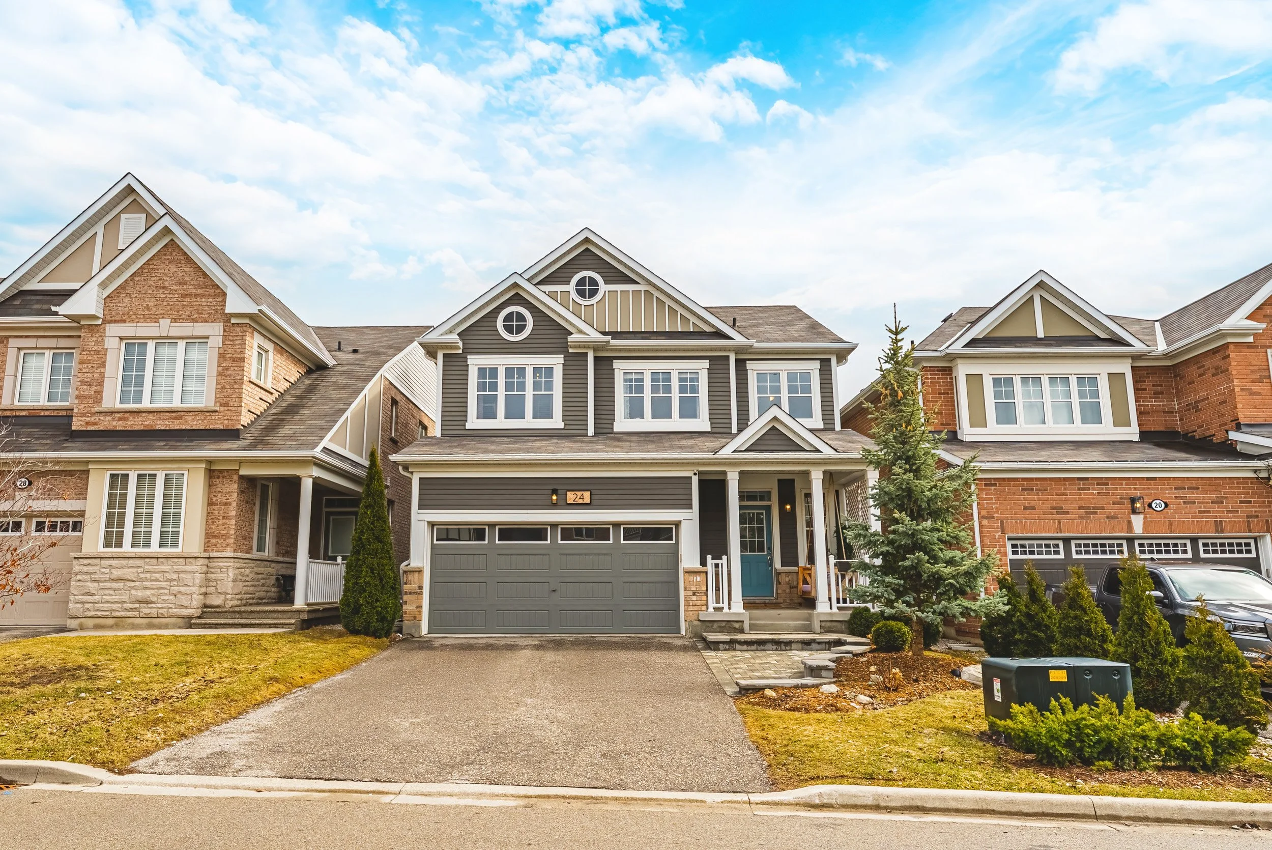 24 Stillwater Cres, Waterdown