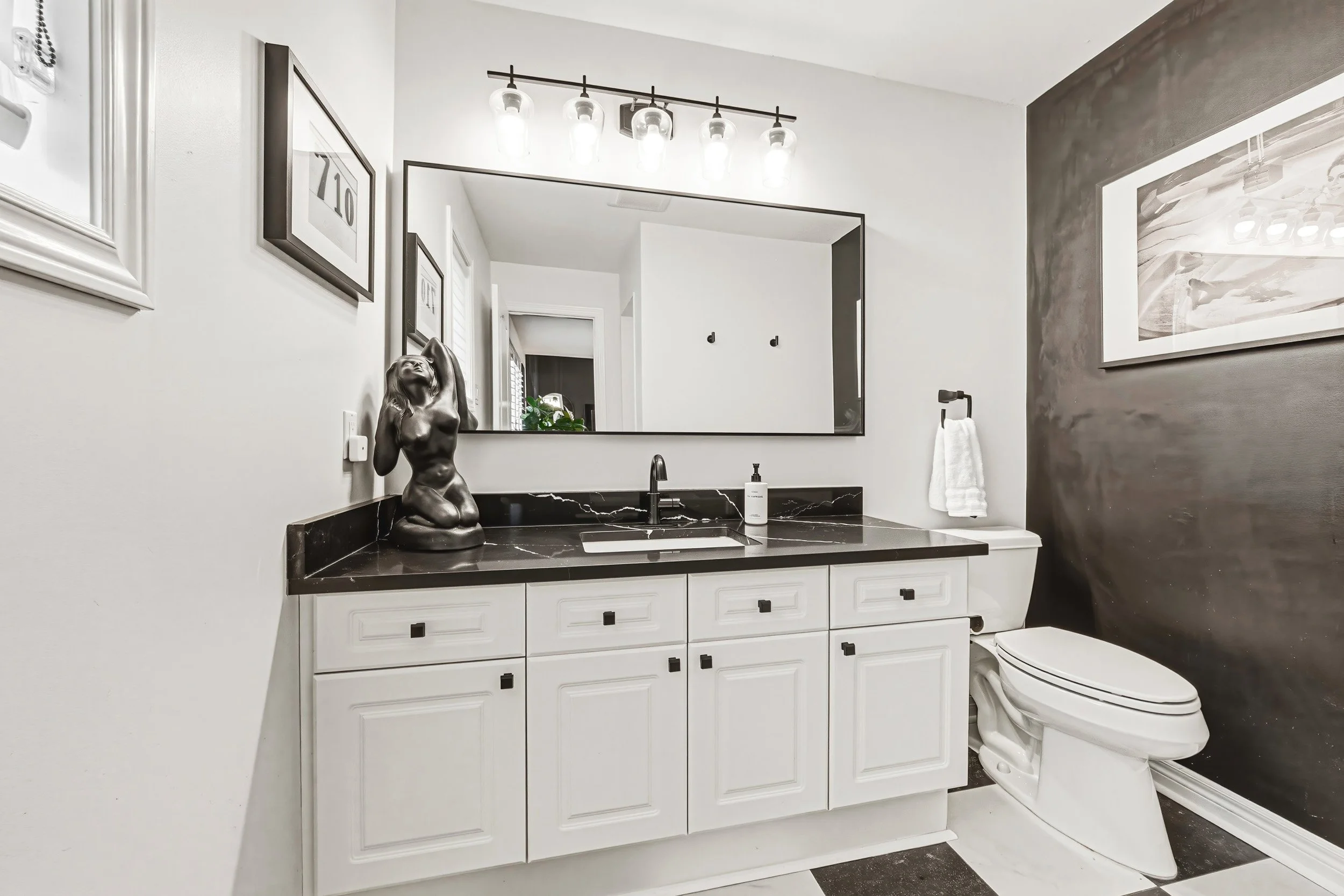 27 - 980 Glen View Ave, Burlington.jpg