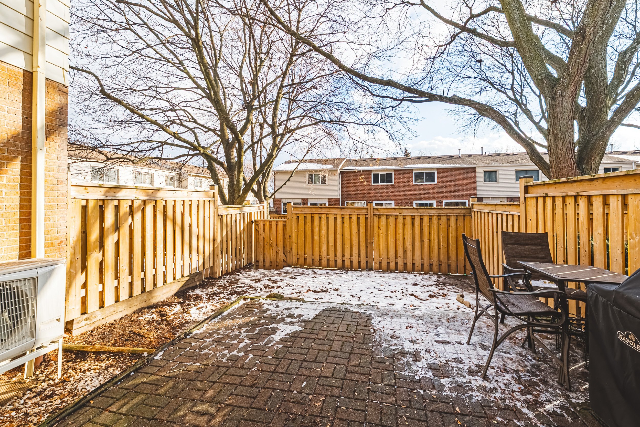 32 - 1584 Newlands Crescent #92, Burlington.jpg