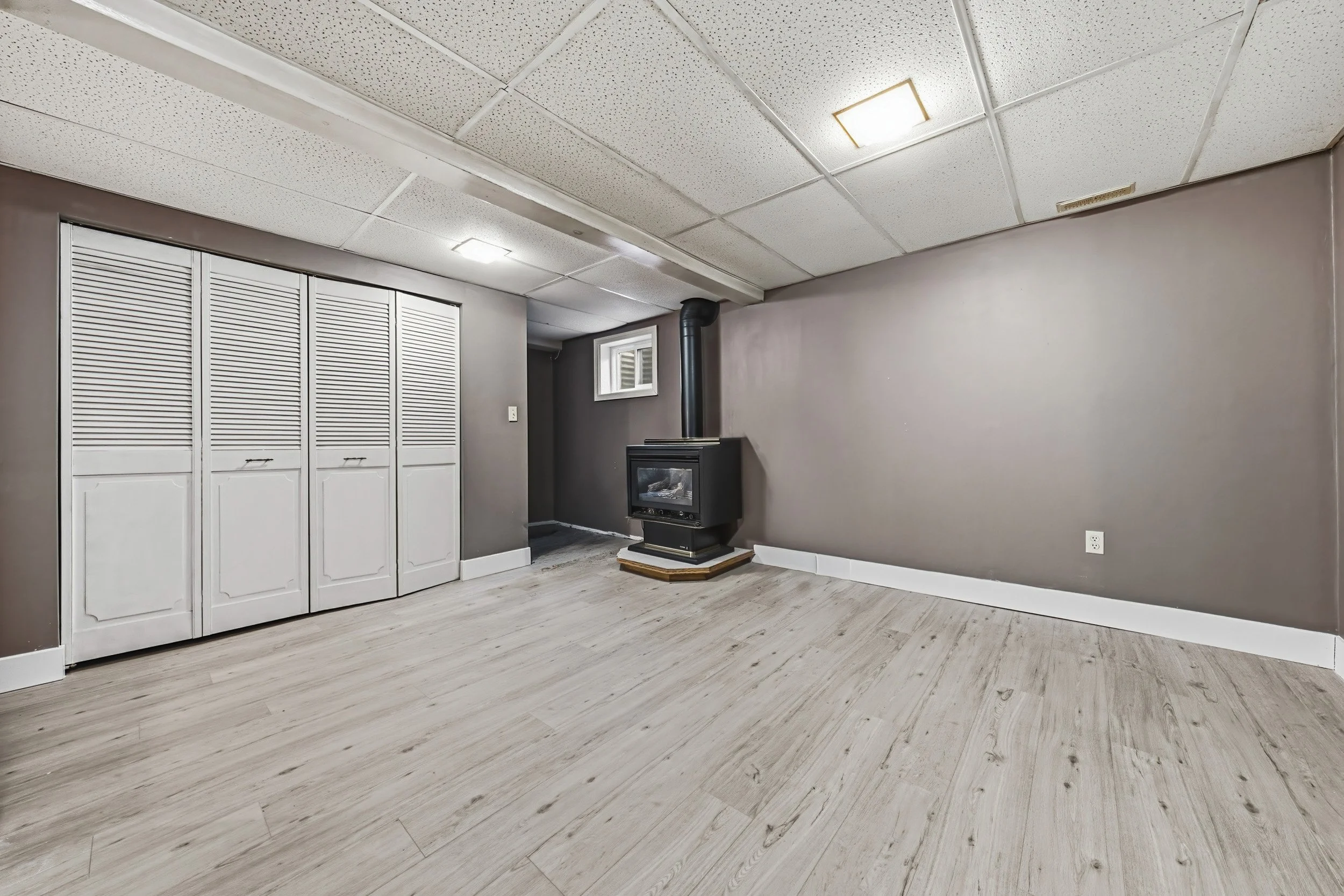 23 - 564 Sheraton Rd #14, Burlington.jpg