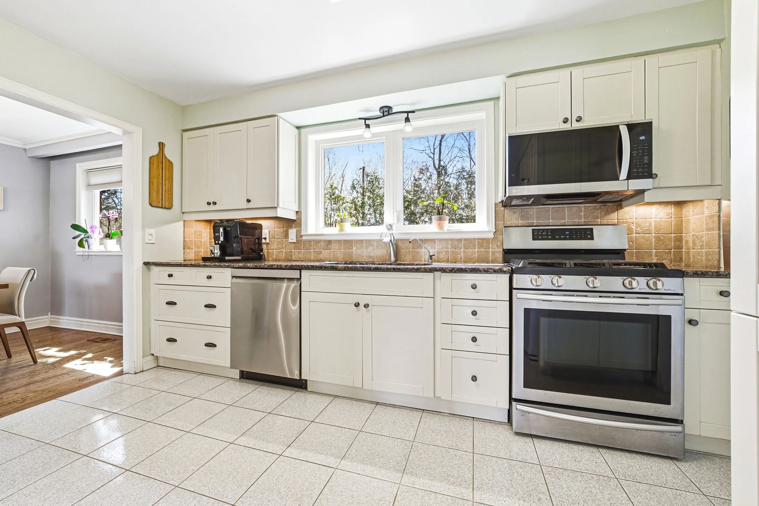 12 - 668 Chestnut Pl, Burlington.jpg