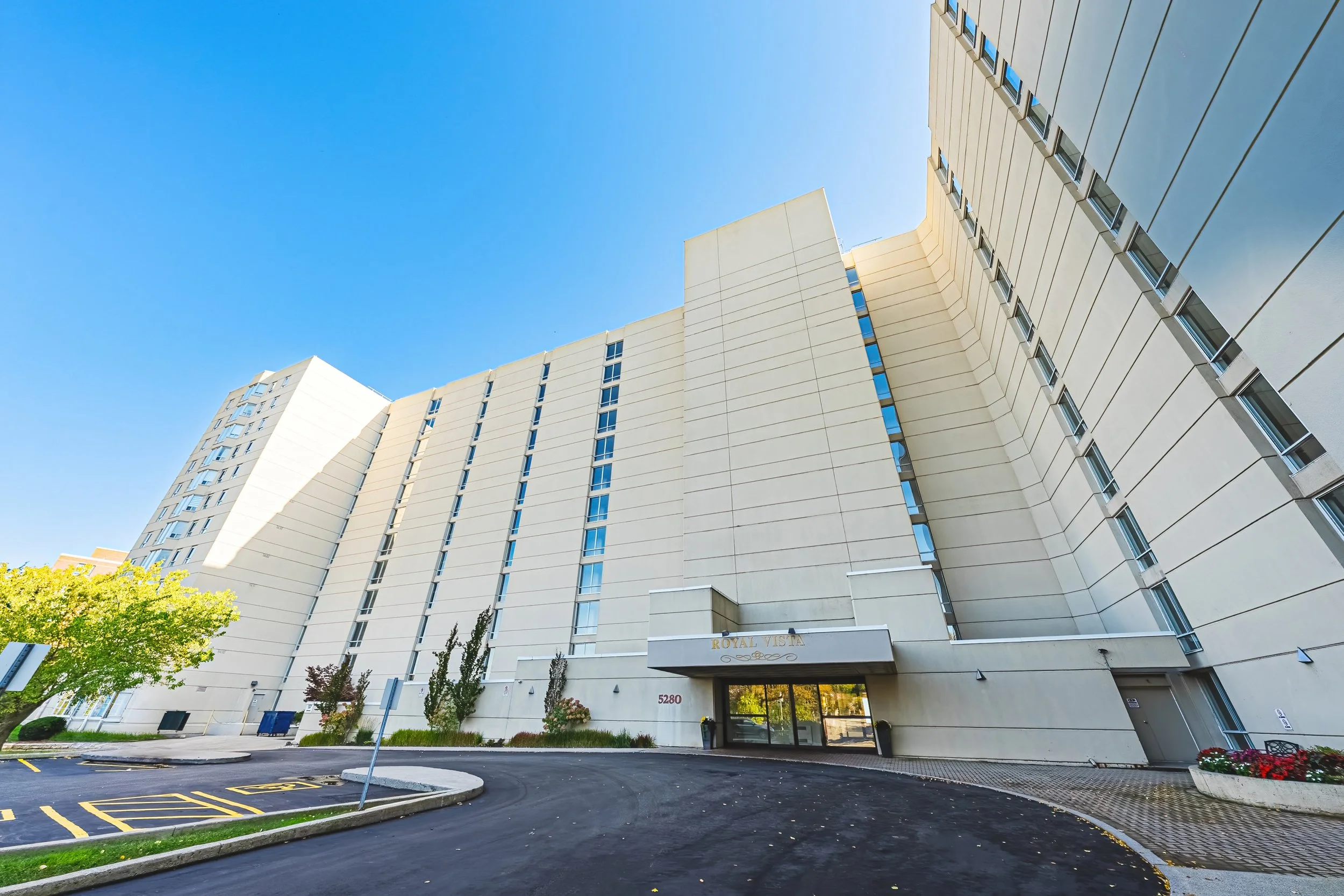 9 - 5280 Lakeshore Rd #912, Burlington.jpg