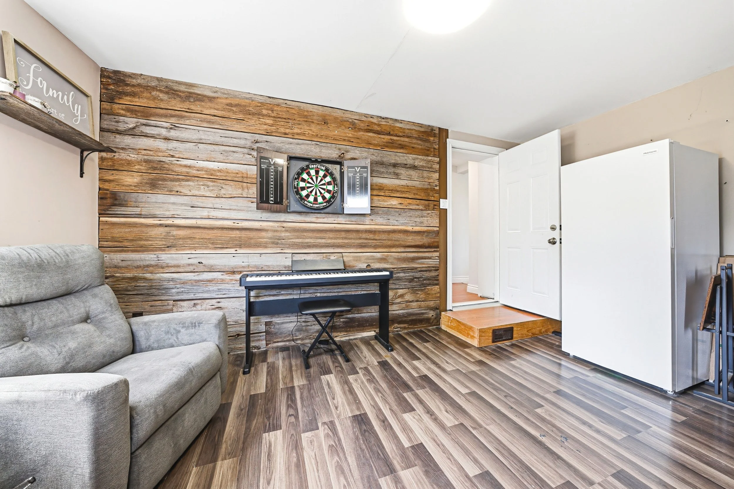 18 - 546 Mohawk Rd E, Hamilton.jpg