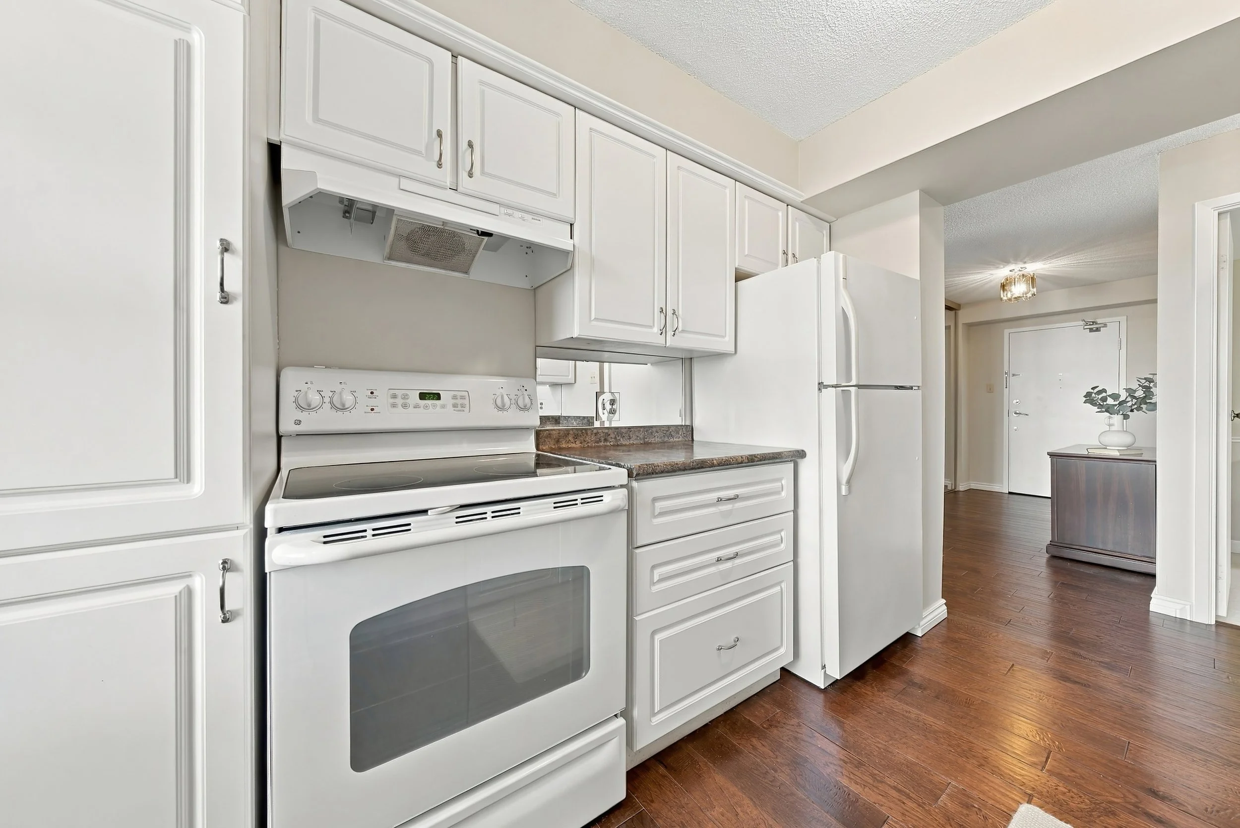 21 - 5280 Lakeshore Rd #912, Burlington.jpg