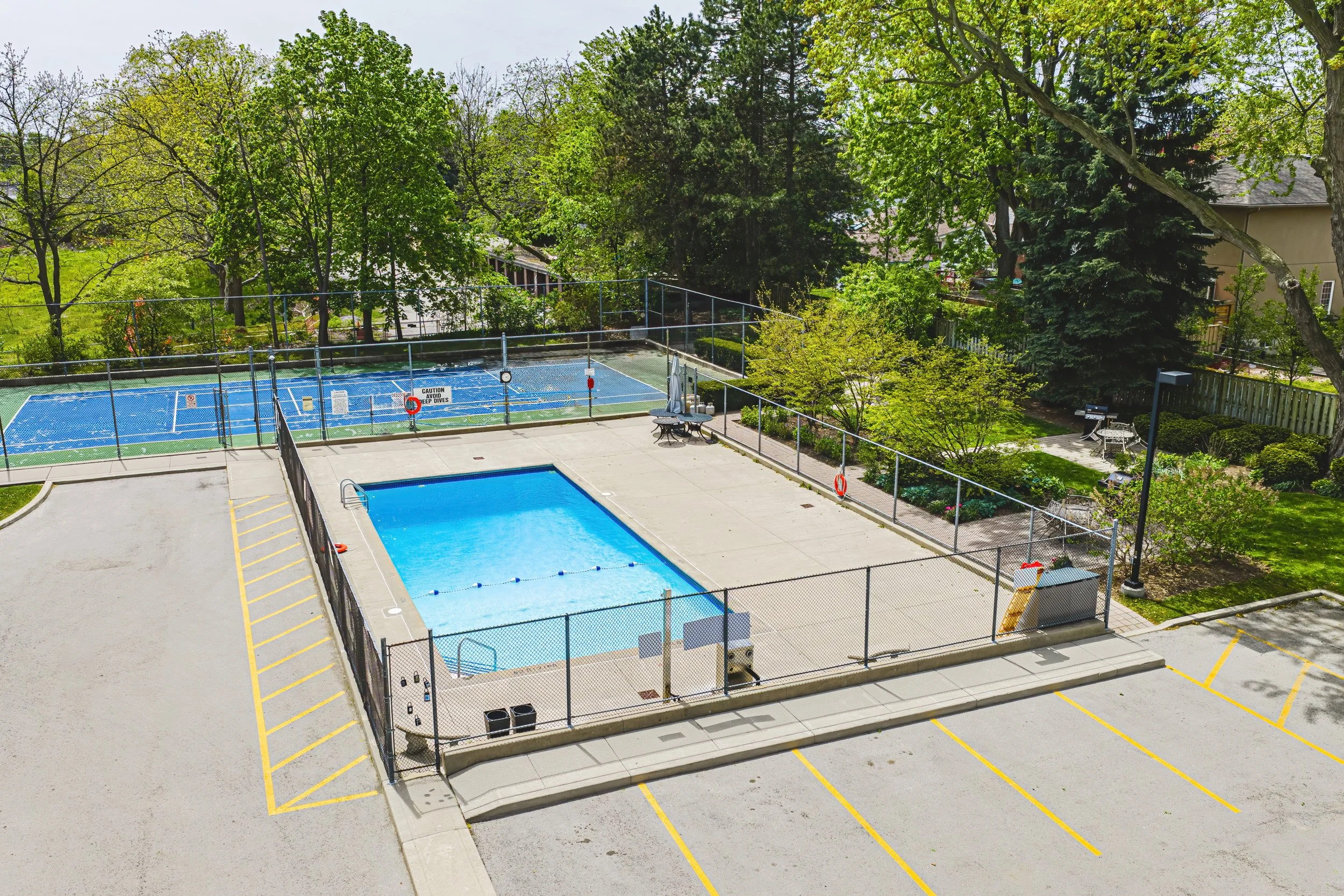 48 - 1201 North Shore Blvd E #101, Burlington.jpg