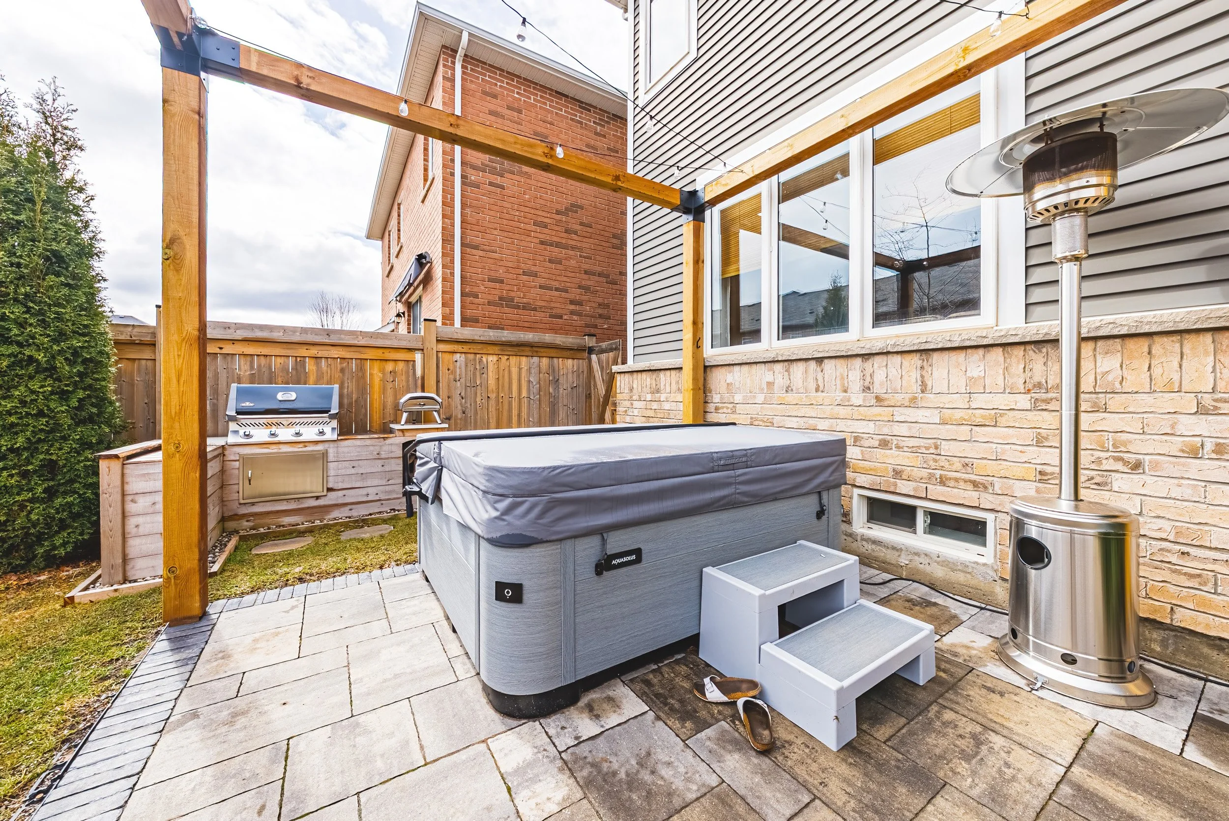 36 - 24 Stillwater Cres, Waterdown.jpg