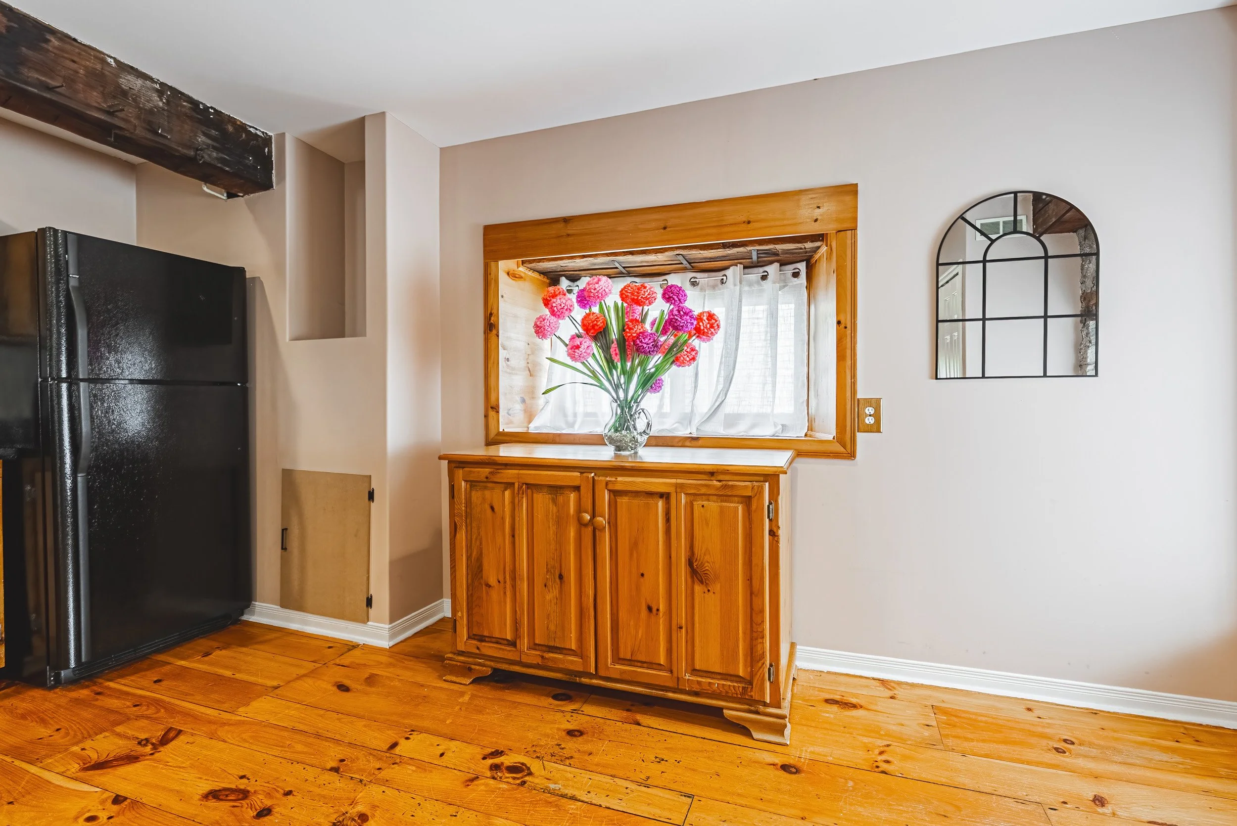 8 - 110 Freelton Rd, Freelton.jpg