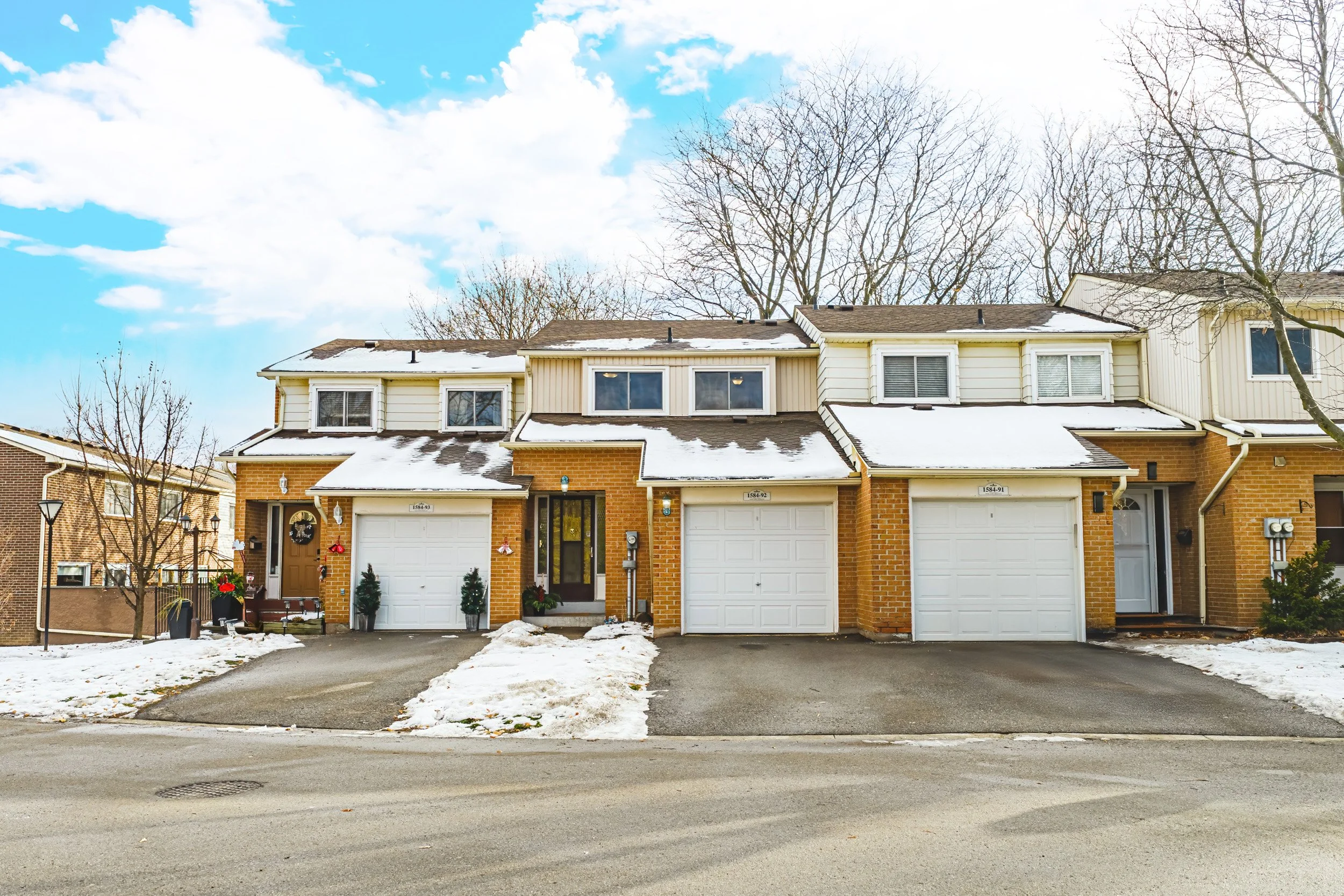 1 - 1584 Newlands Crescent #92, Burlington.jpg