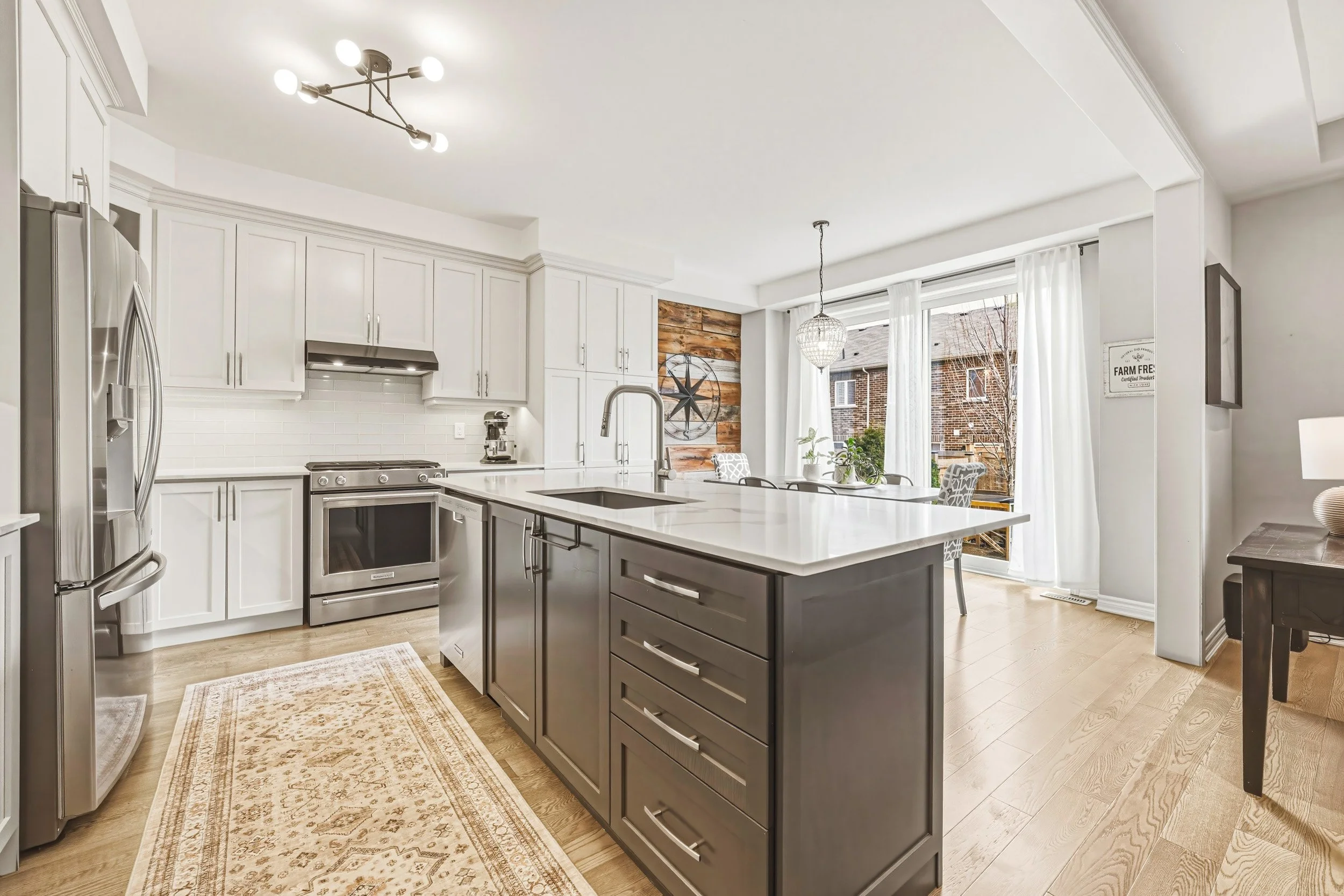 12 - 24 Stillwater Cres, Waterdown.jpg