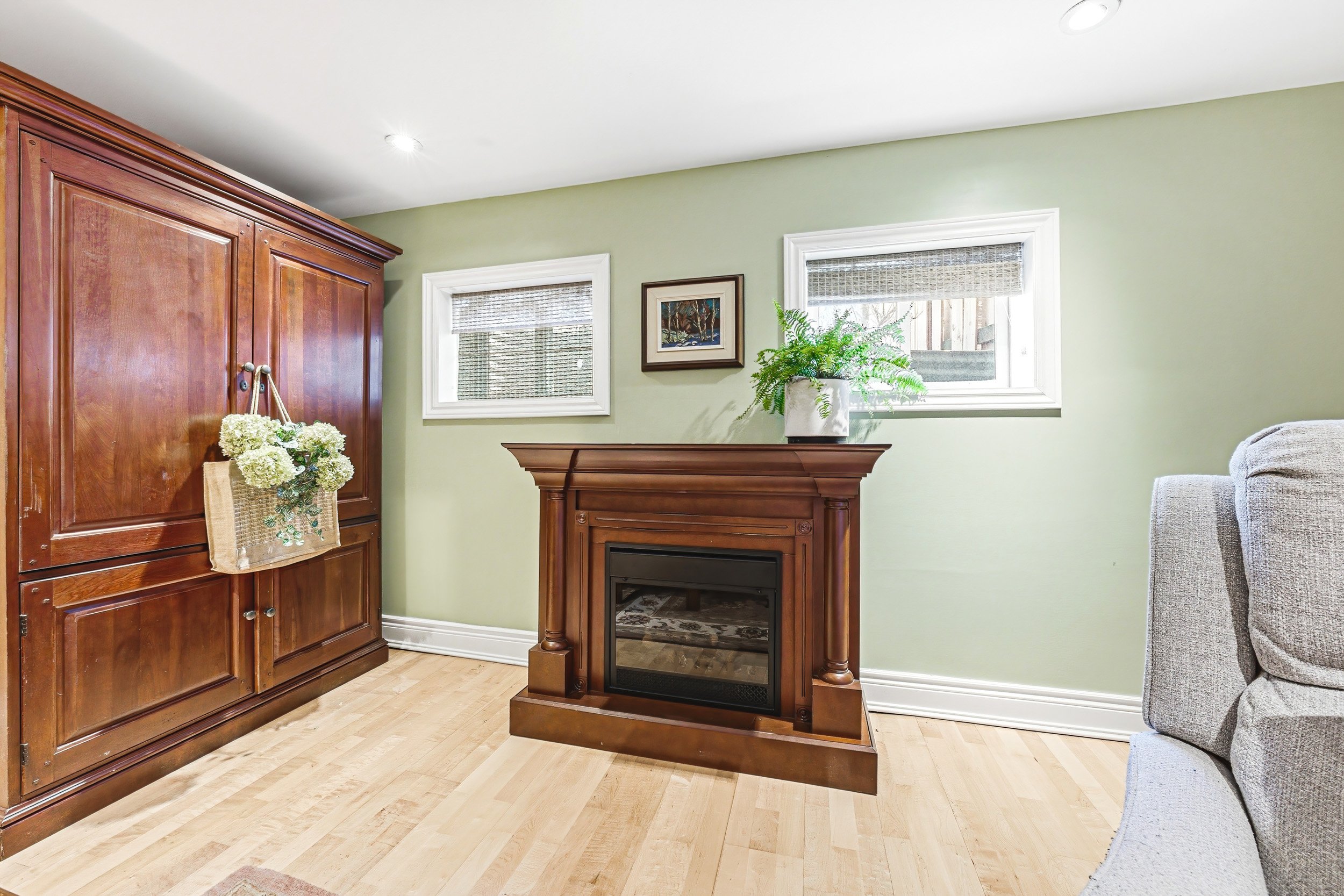 28 - 668 Chestnut Pl, Burlington.jpg