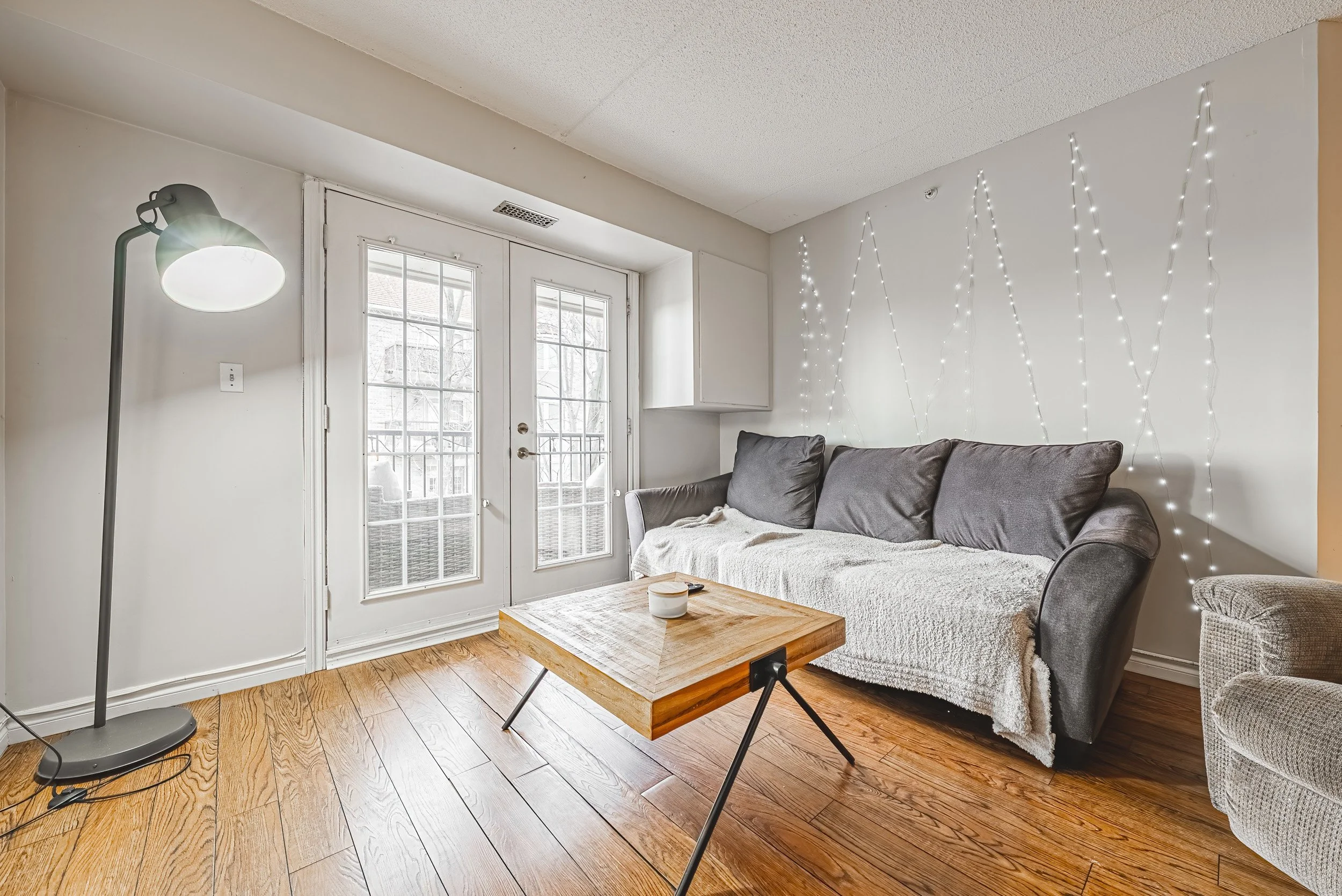 6 - 1451 Walkers Line #313, Burlington.jpg