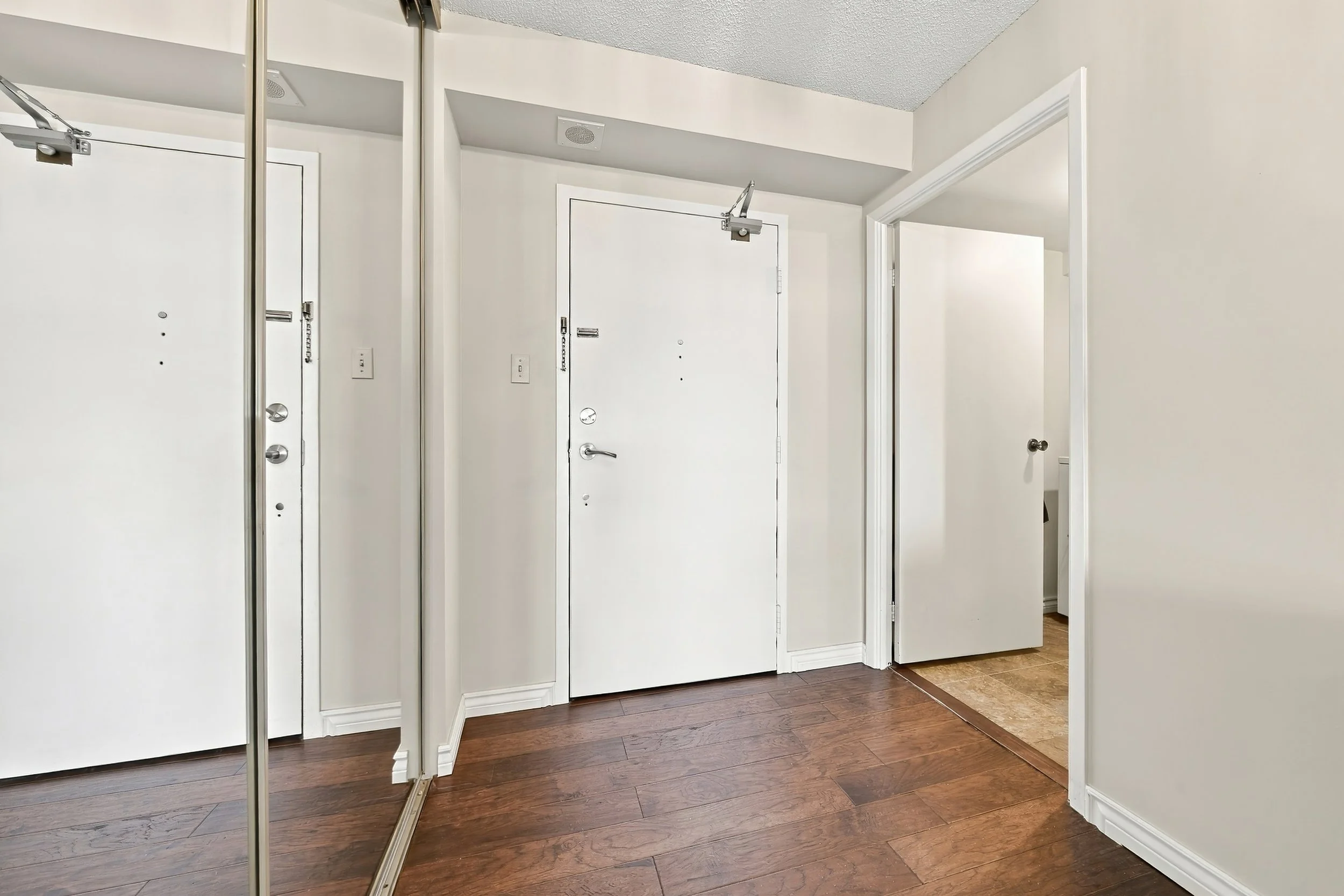 11 - 5280 Lakeshore Rd #912, Burlington.jpg