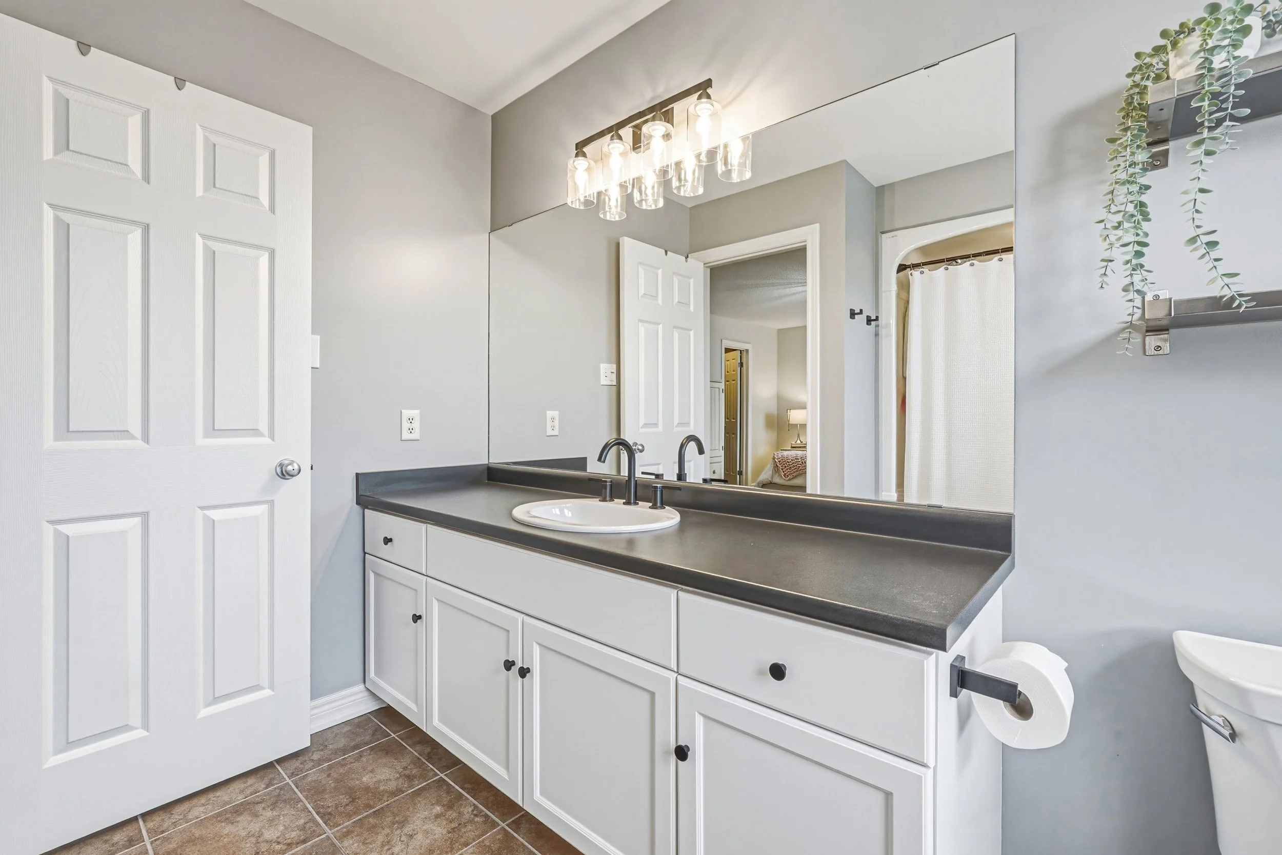 29 - 5214 Dryden Ave, Burlington.jpg