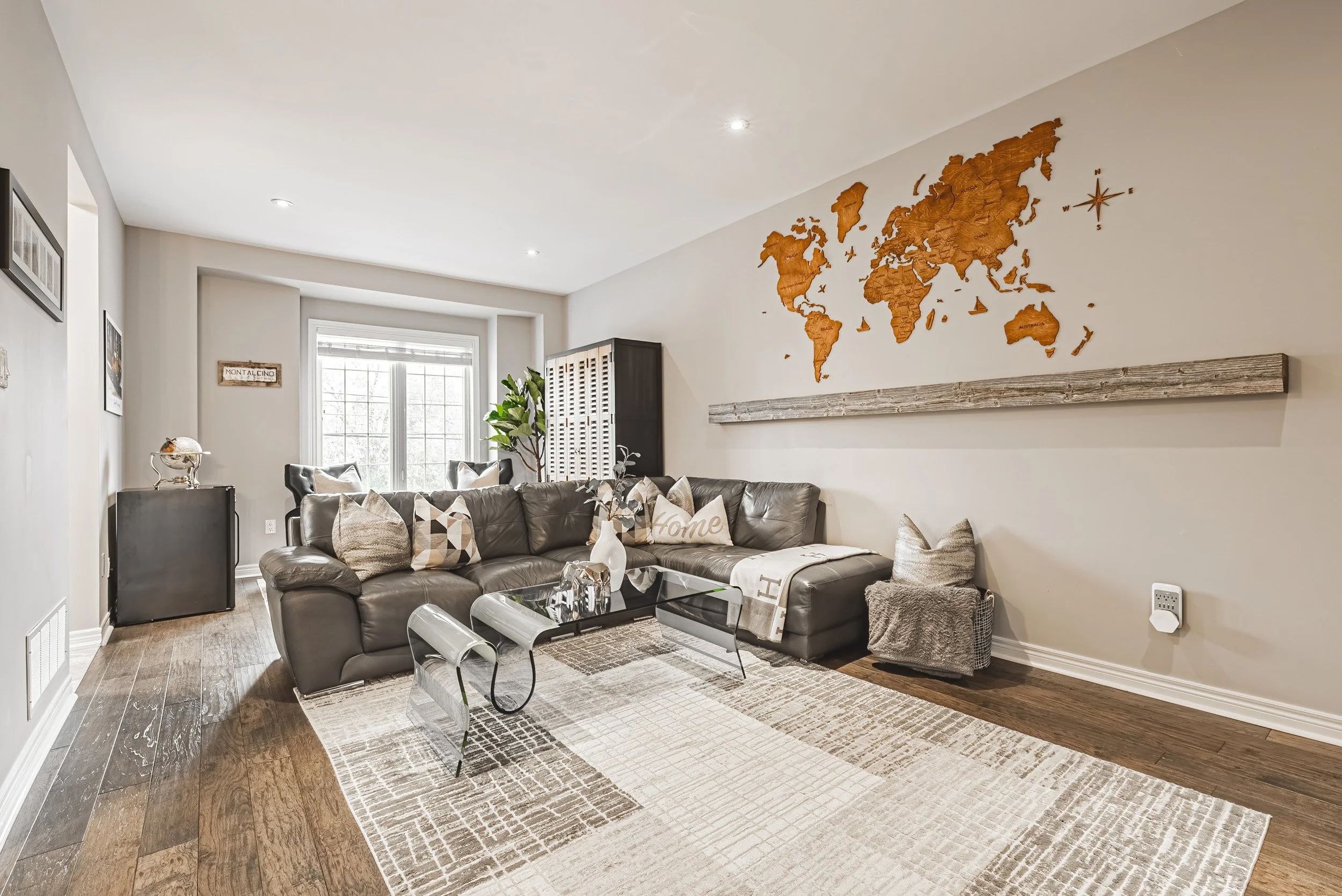 12 - 2220 Queensway Dr #4, Burlington.jpg