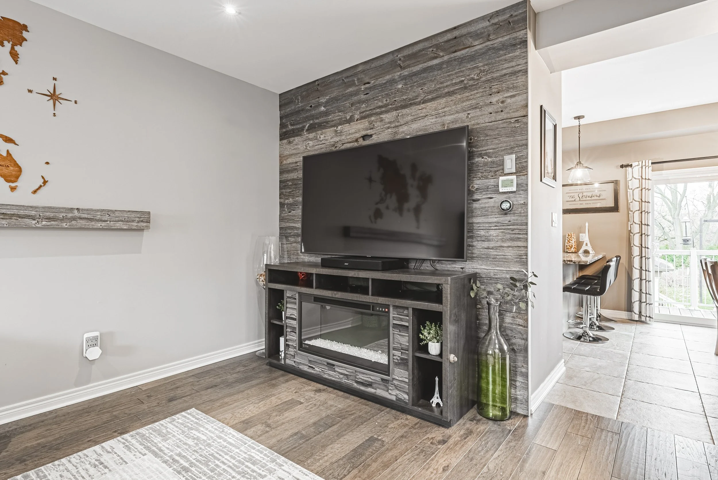 11 - 2220 Queensway Dr #4, Burlington.jpg