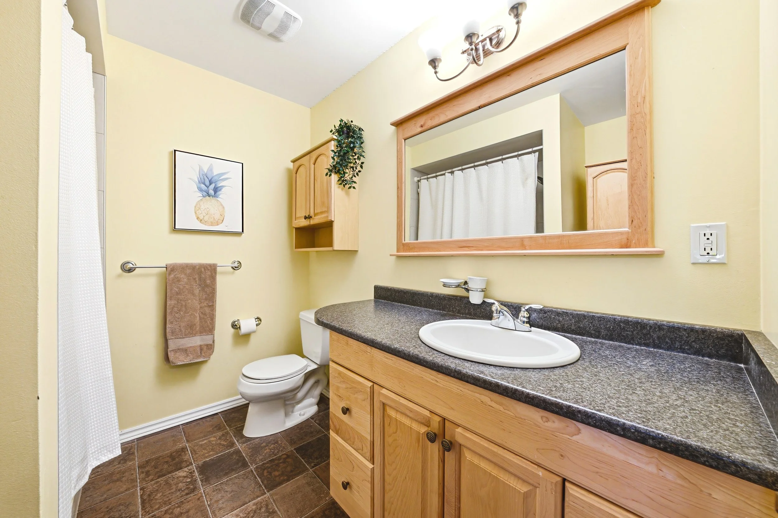 22 - 1584 Newlands Crescent #92, Burlington.jpg