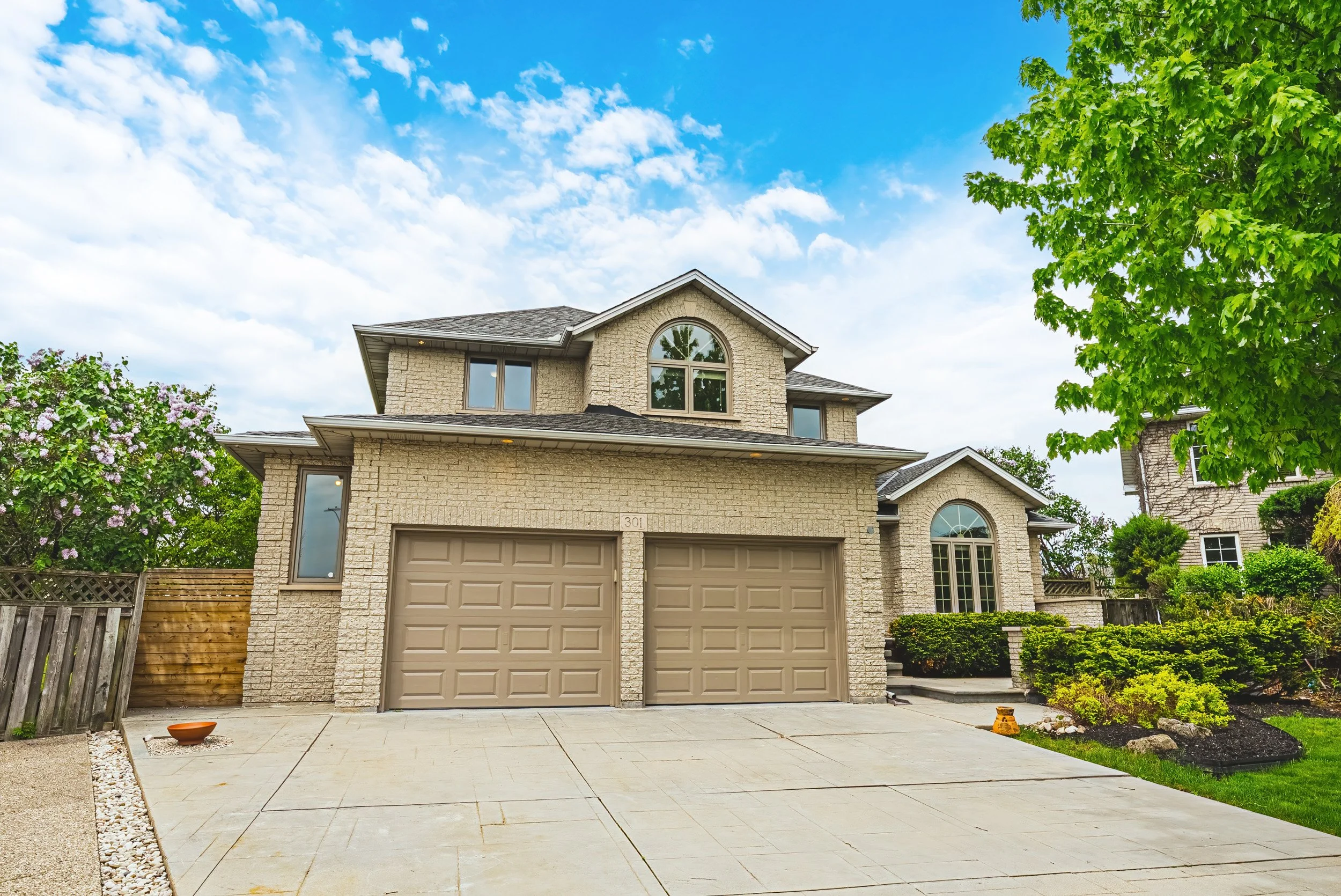 3 - 301 Parkwood Cres, Hamilton.jpg